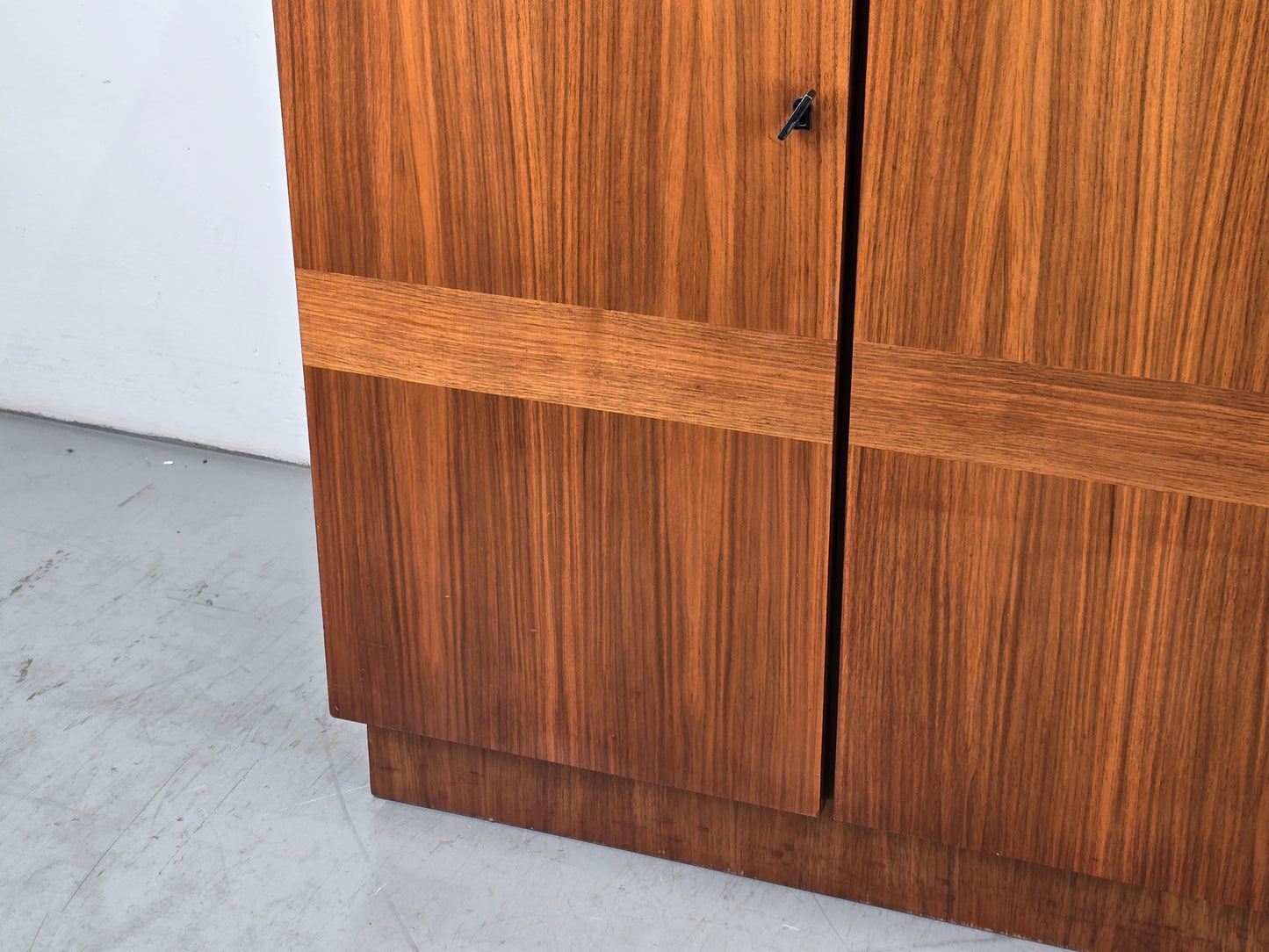 MID CENTURY HIGHBOARD kommode sideboard holz vintage nussbaum 60s