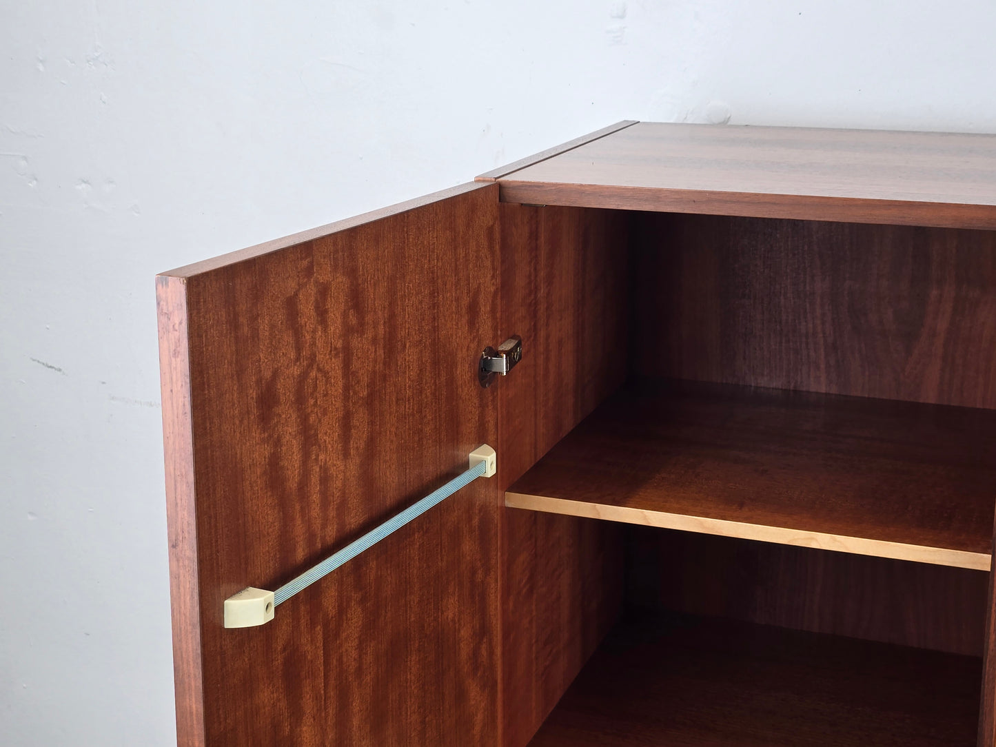 MID CENTURY HIGHBOARD kommode sideboard holz vintage nussbaum 60s