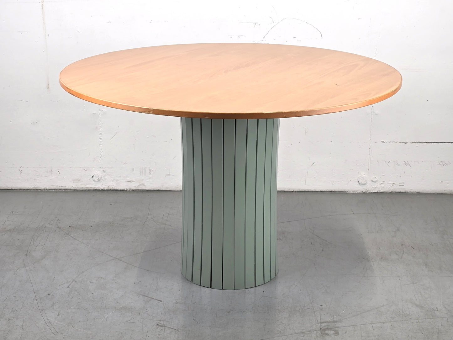 R&F ESSTISCH rund tisch esszimmer salbei upcycling vintage