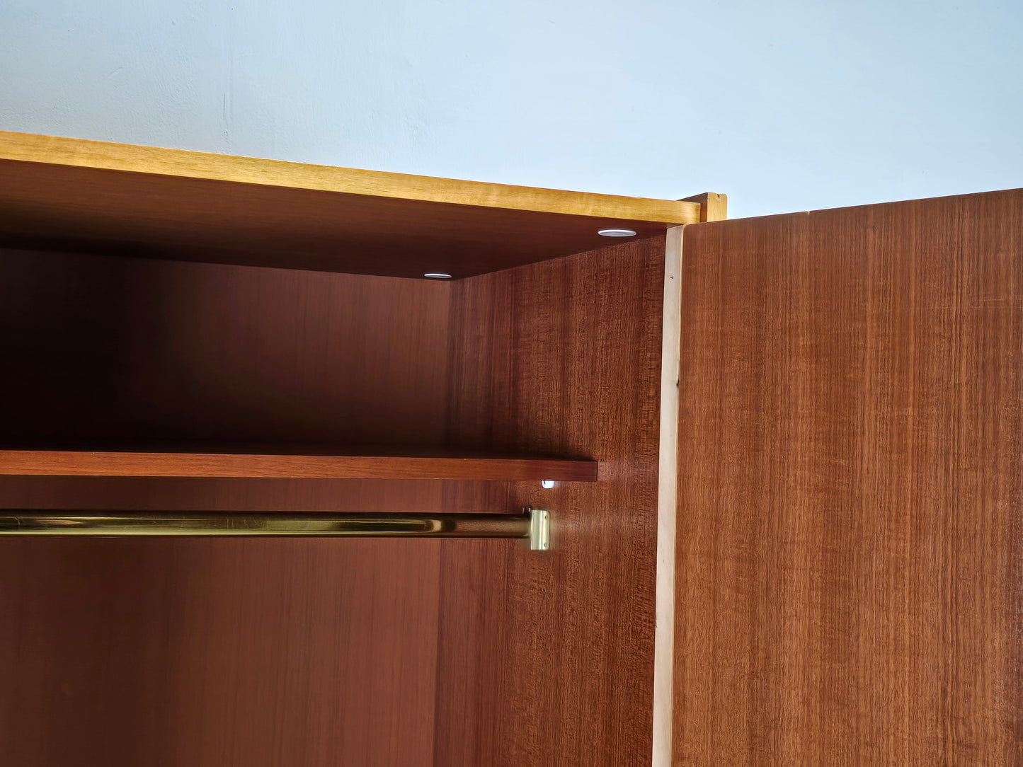 VINTAGE KLEIDERSCHRANK holz schrank rüster 1960er mid century