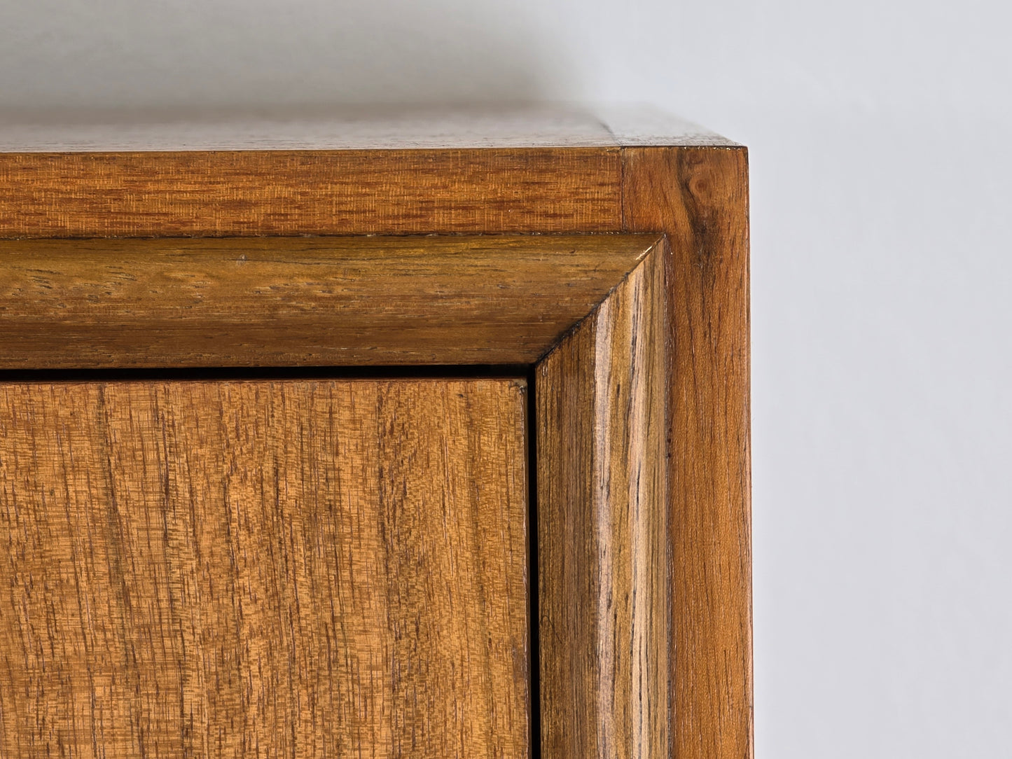VINTAGE KLEIDERSCHRANK holz schrank nussbaum schmal 1960er mid century