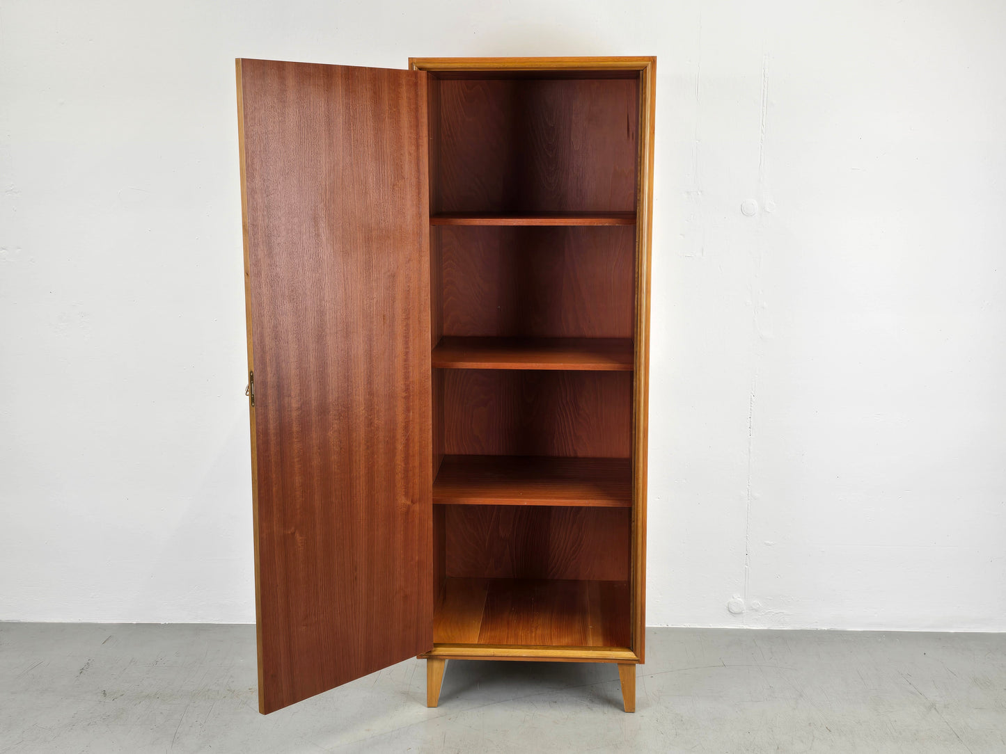 VINTAGE KLEIDERSCHRANK holz schrank nussbaum schmal 1960er mid century