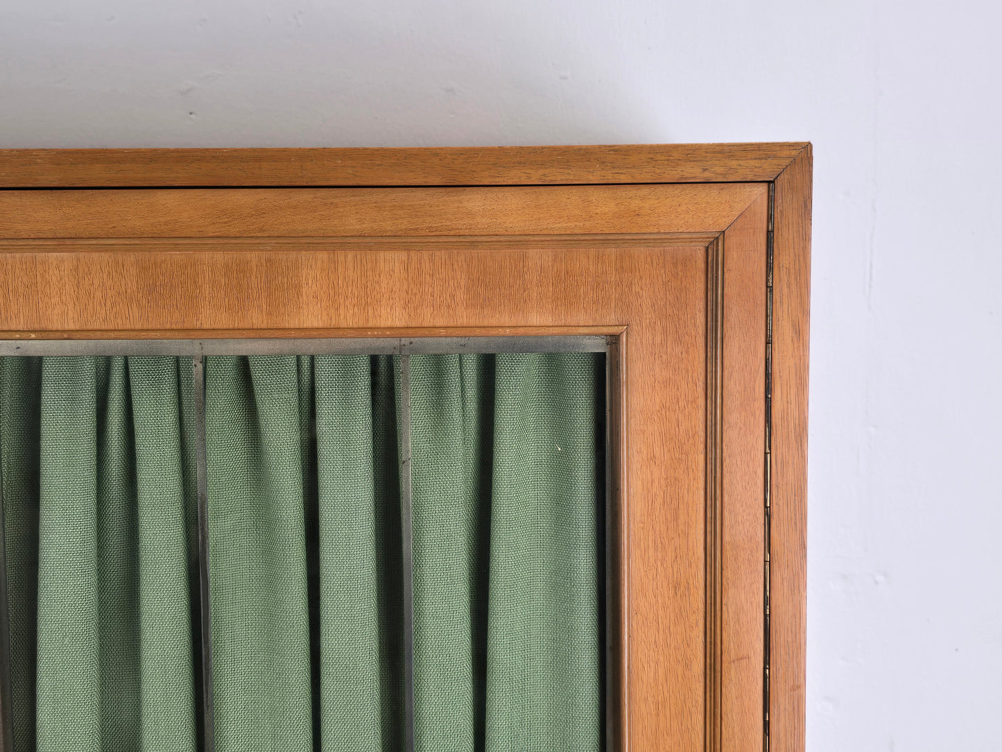 VINTAGE KLEIDERSCHRANK schrank vitrine nussbaum holz Küchenschrank Schuhregal geschier