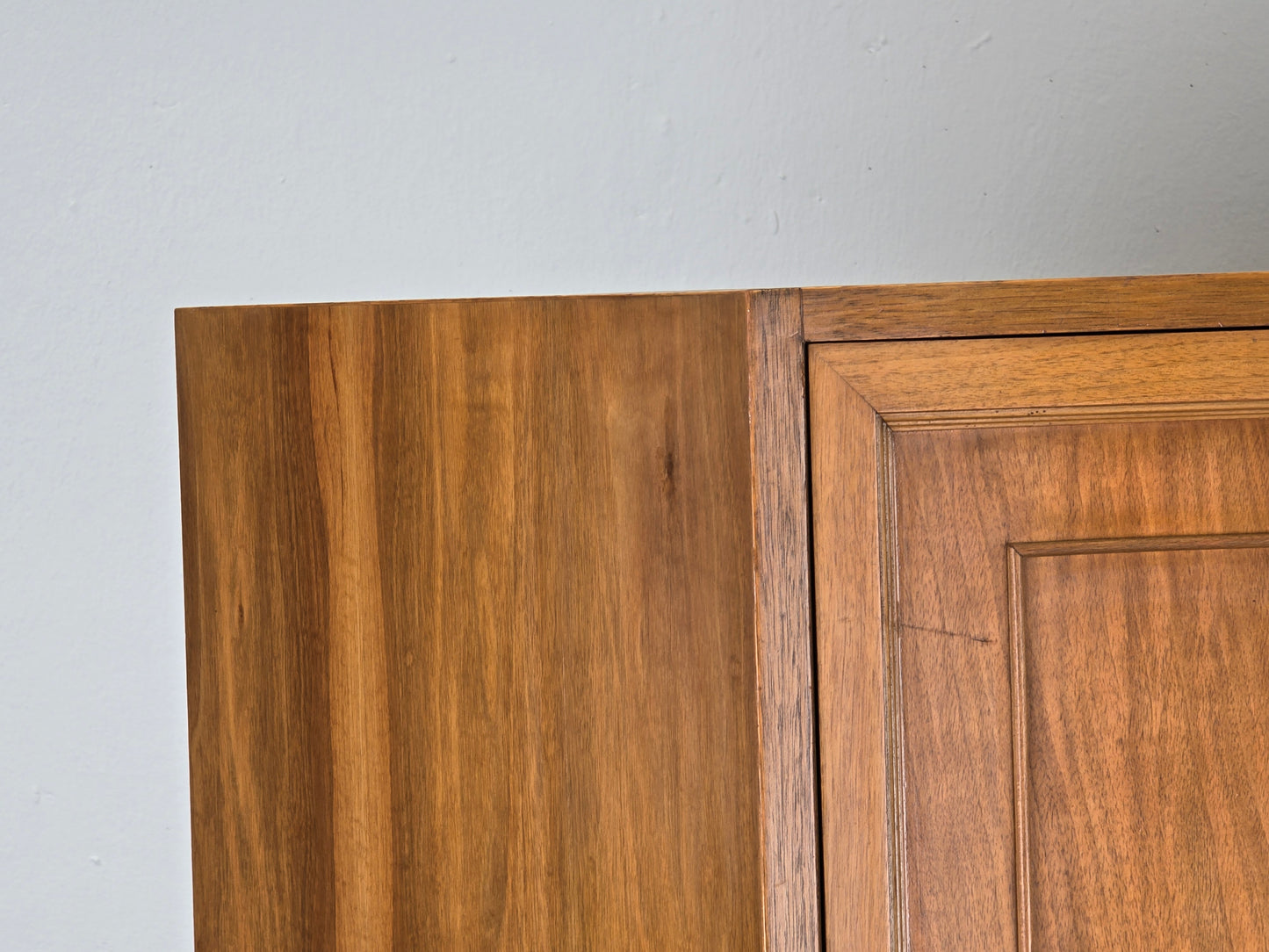 VINTAGE ECK KLEIDERSCHRANK schrank eckschrank nussbaum holz