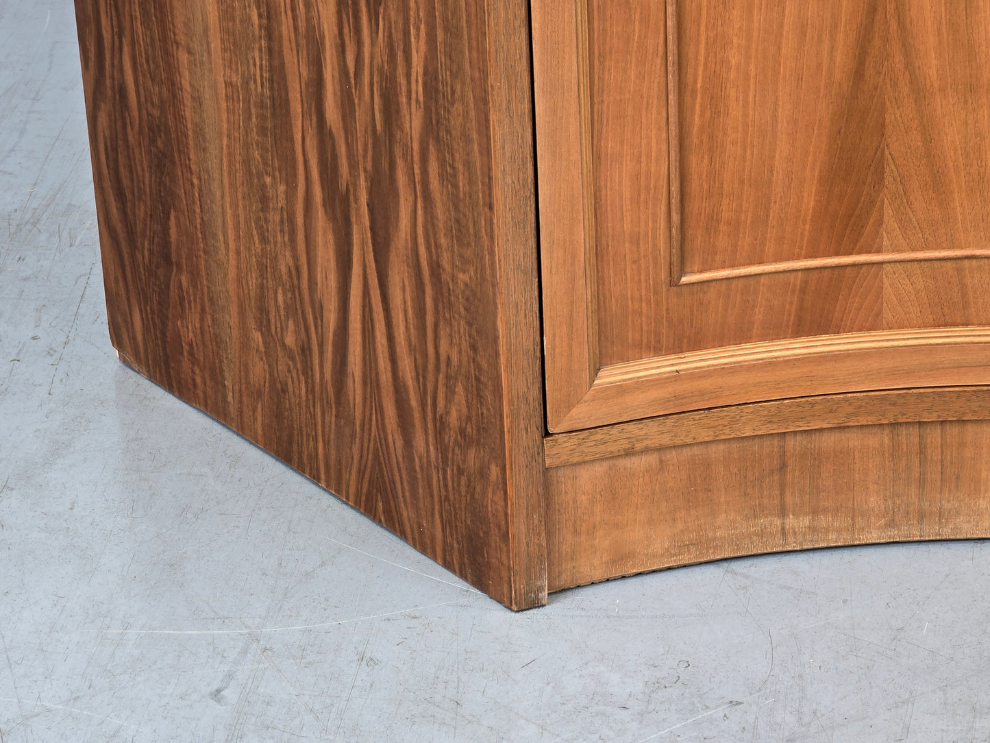 VINTAGE ECK KLEIDERSCHRANK schrank eckschrank nussbaum holz