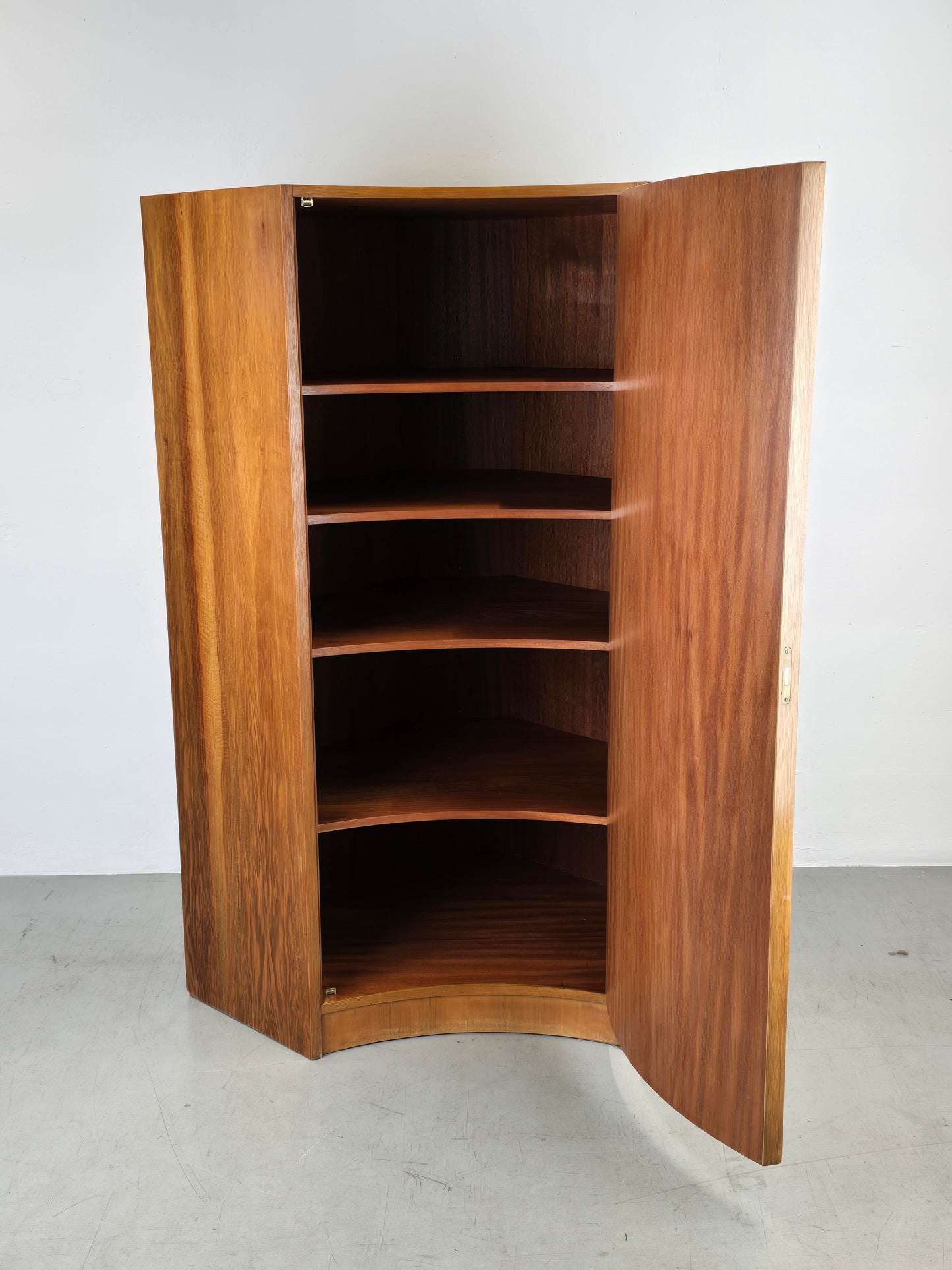 VINTAGE ECK KLEIDERSCHRANK schrank eckschrank nussbaum holz