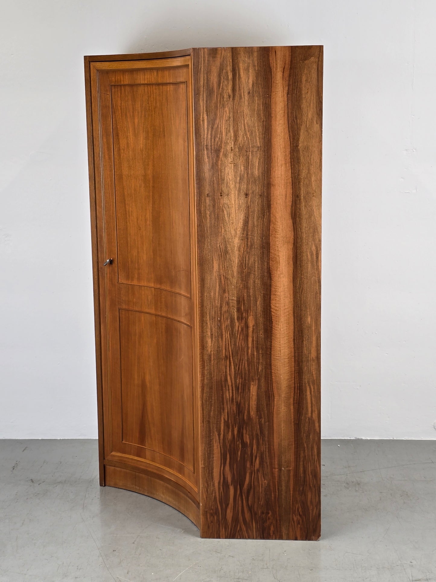 VINTAGE ECK KLEIDERSCHRANK schrank eckschrank nussbaum holz