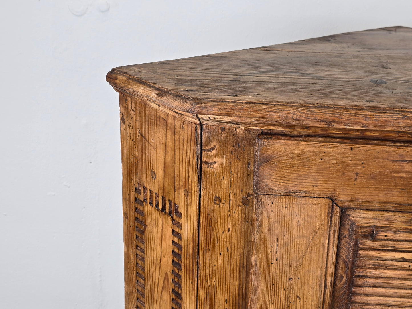 ANTIKE KOMMODE eckkommode schrank eckschrank vintage münz einwurf versteck