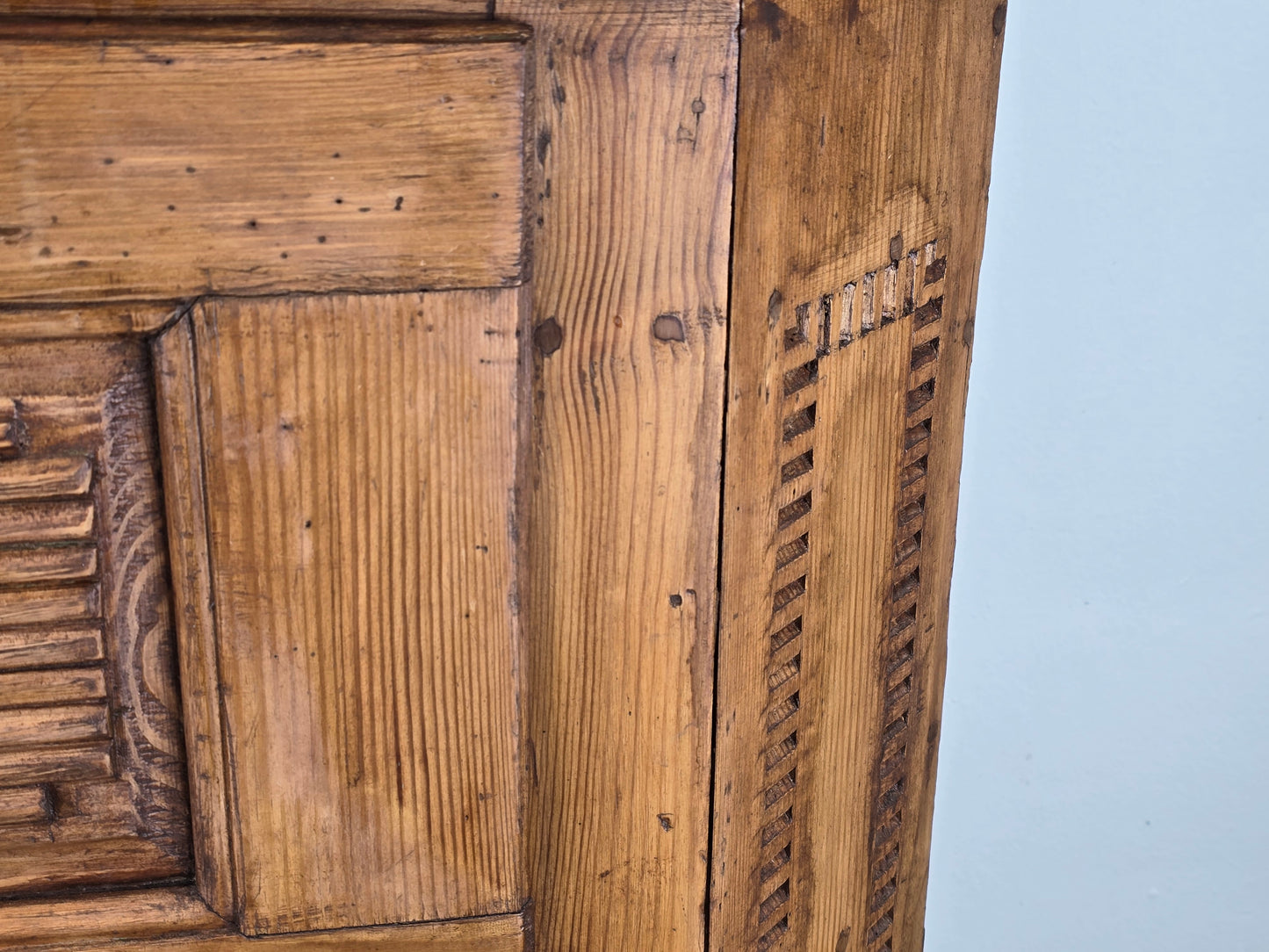 ANTIKE KOMMODE eckkommode schrank eckschrank vintage münz einwurf versteck