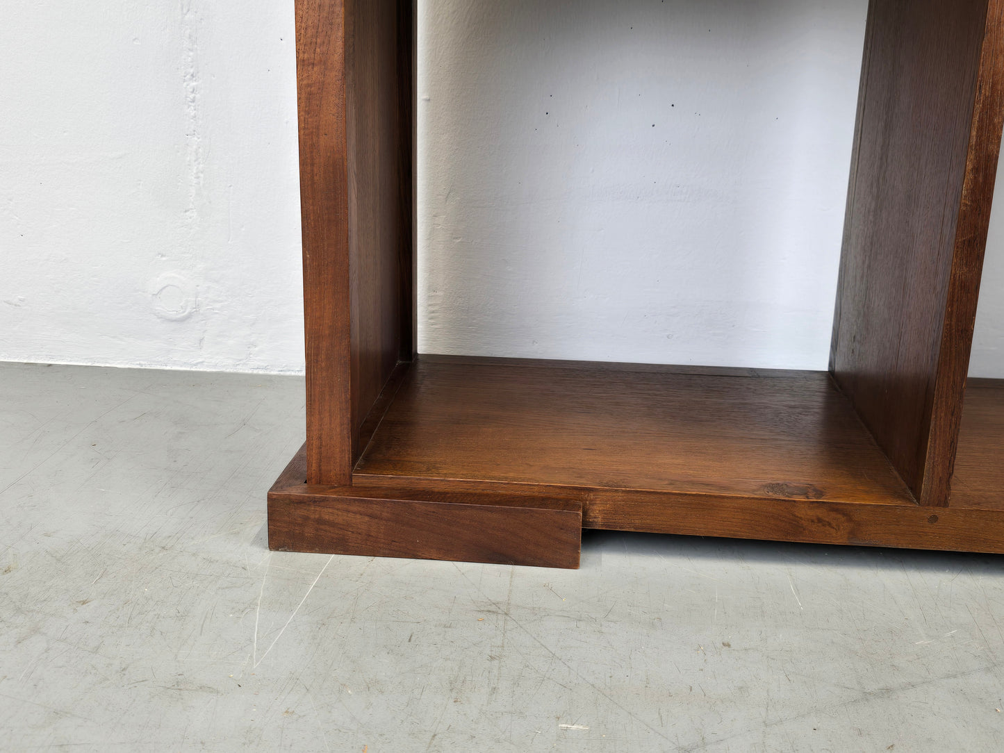 KOLONIE MÖBEL holz nussbaum regal schrank bücherregal Bibliothek