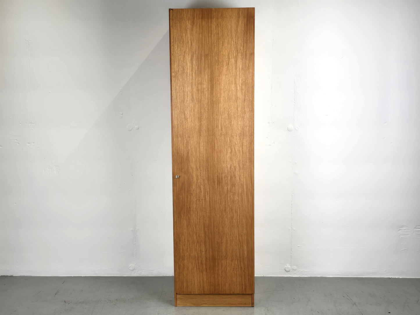 VINTAGE KLEIDERSCHRANK schrank rüster holz schmal Küchenschrank