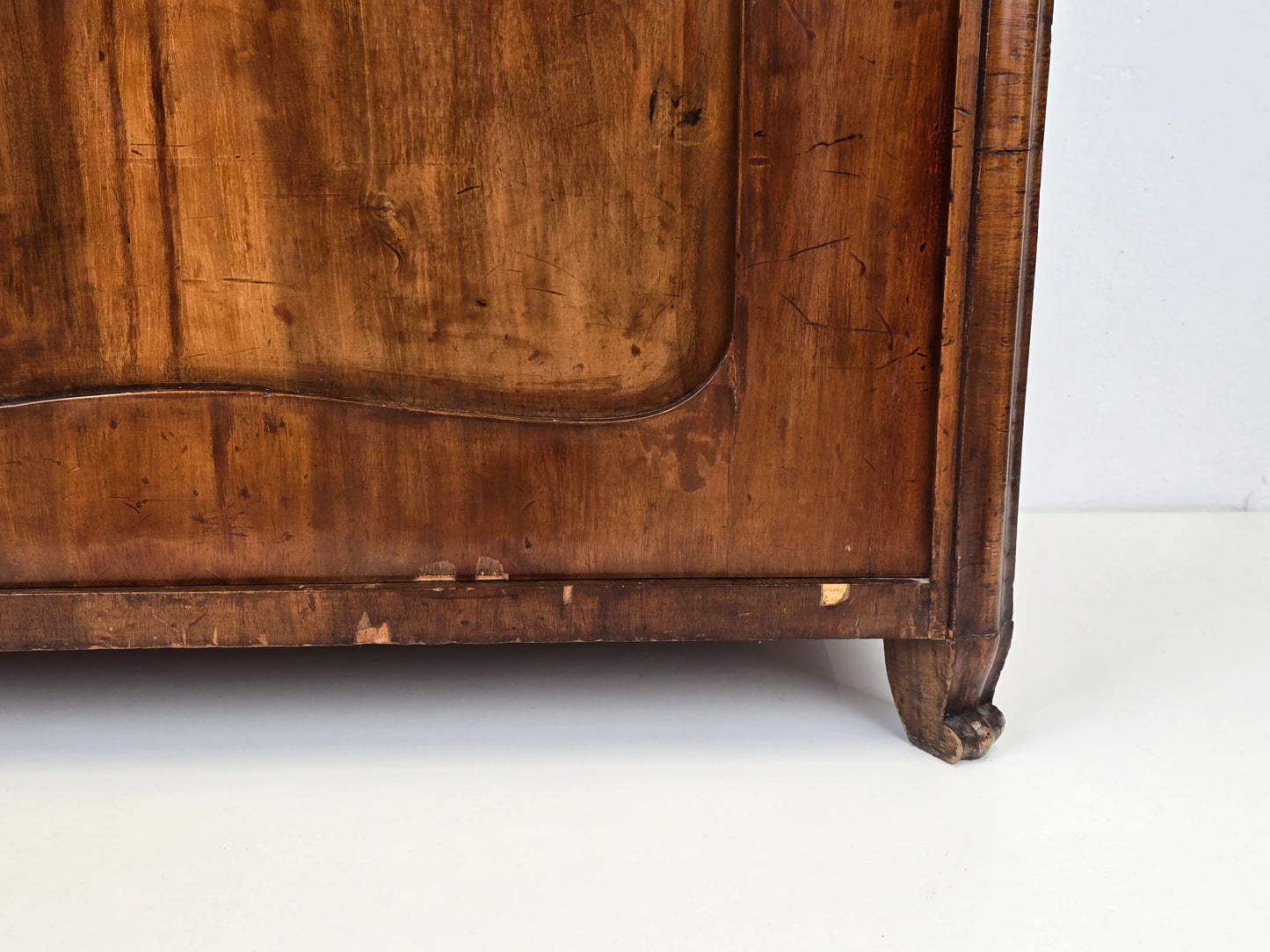 ANTIK KLEIDERSCHRANK nussbaum antiker schrank holz vollholz vertiko