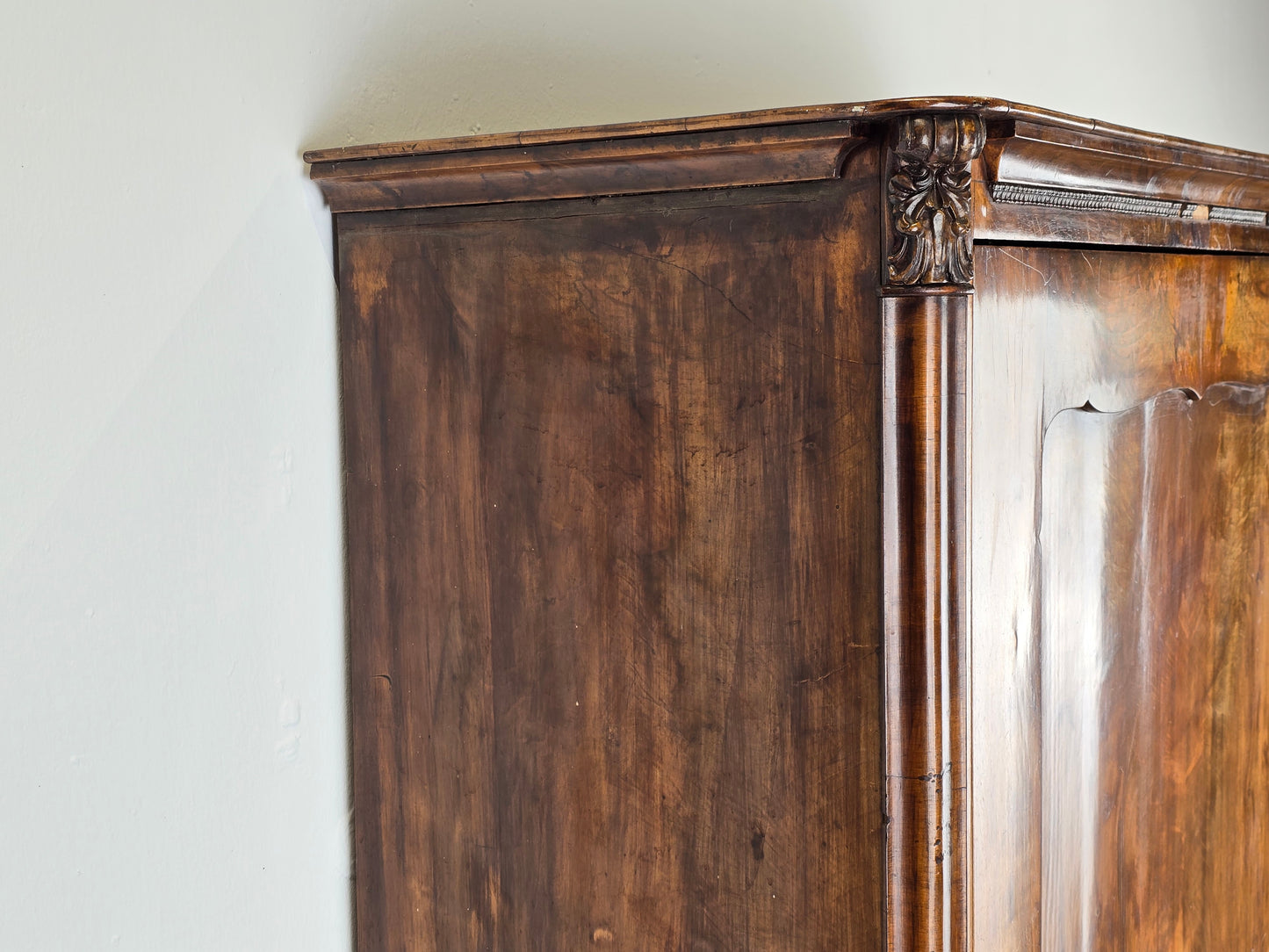 ANTIK KLEIDERSCHRANK nussbaum antiker schrank holz vollholz vertiko