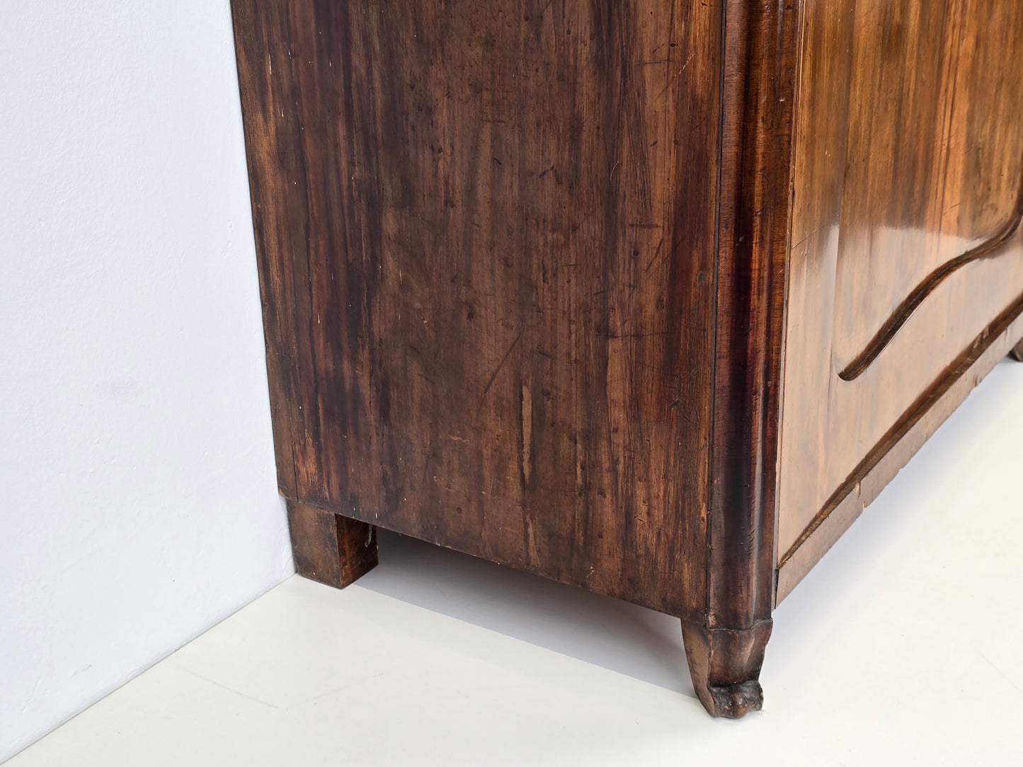 ANTIK KLEIDERSCHRANK nussbaum antiker schrank holz vollholz vertiko