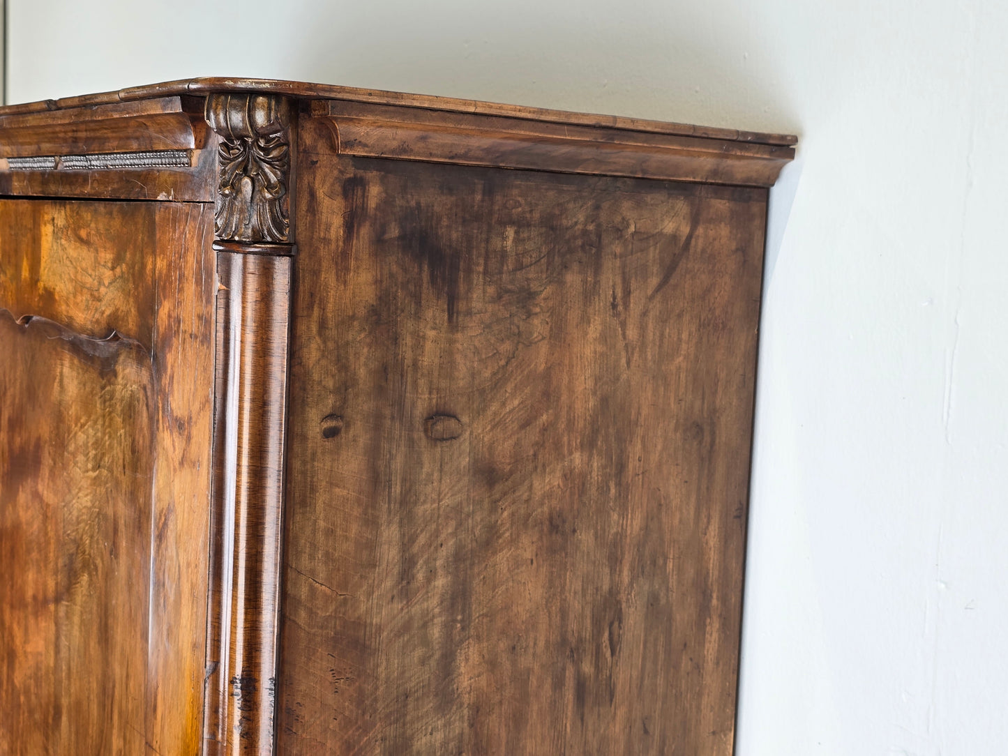 ANTIK KLEIDERSCHRANK nussbaum antiker schrank holz vollholz vertiko