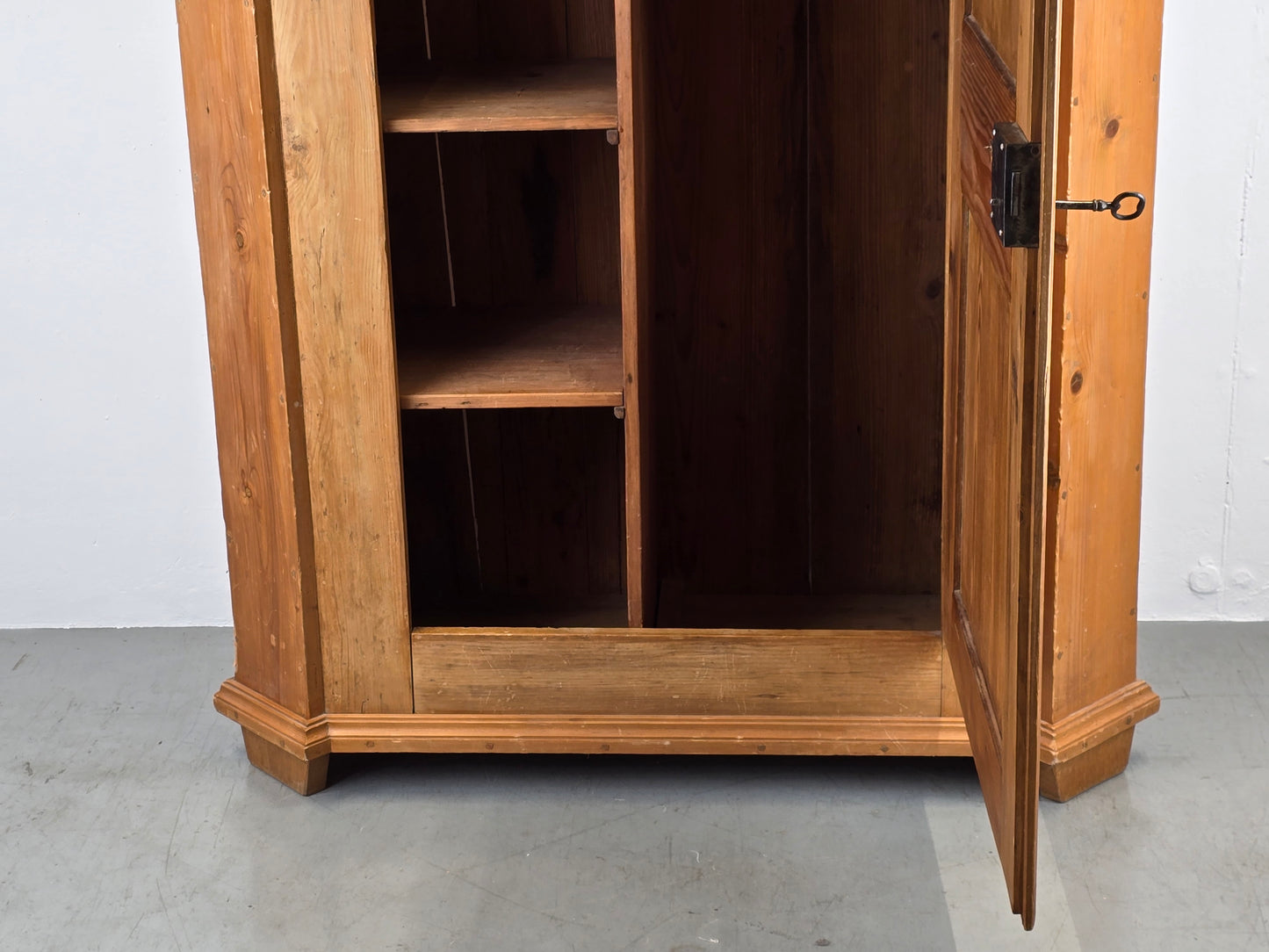 VINTAGE BAUERSCHRANK vollholz holz schrank kleiderschrank weichholz