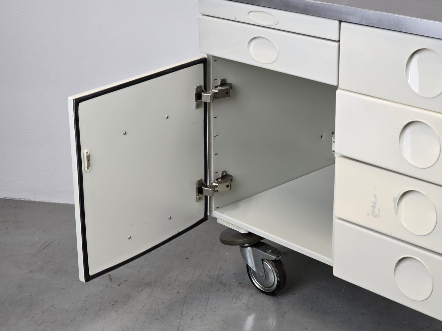 MAQUET KOMMODE wagen medizin schrank weiß sideboard industrial servierwagen