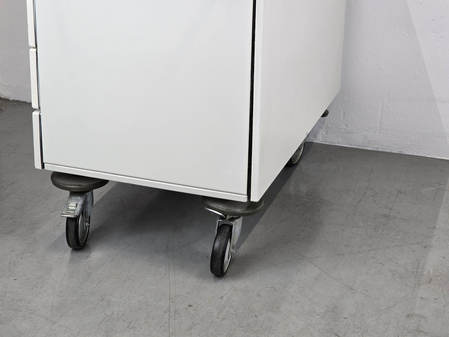 MAQUET KOMMODE wagen medizin schrank weiß sideboard industrial servierwagen