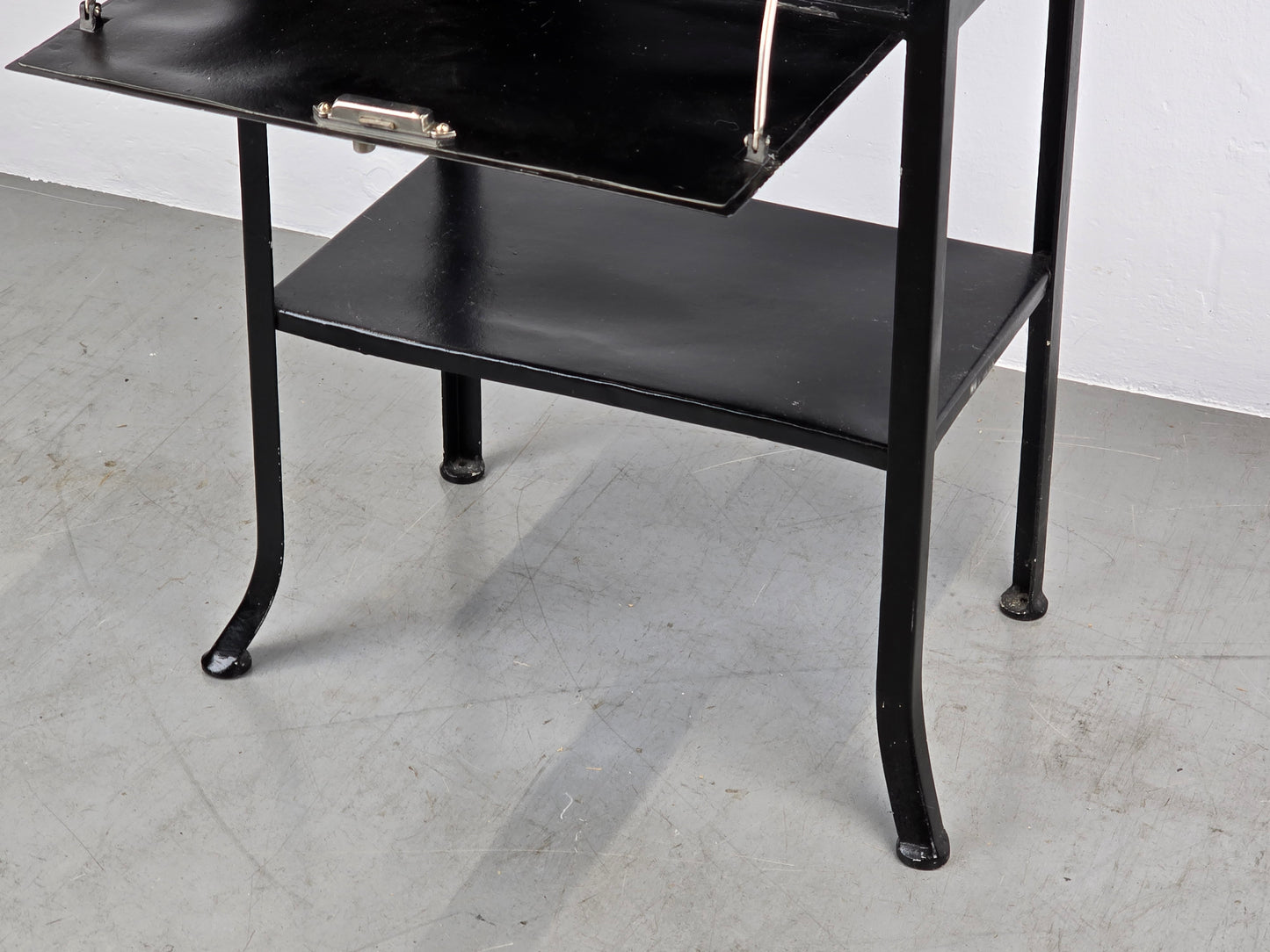 ANTIKE VITRINE medizinschrank schrank metall schwarz spint vintage industriel