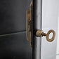 ANTIKE VITRINE medizinschrank schrank metall schwarz spint vintage industriel