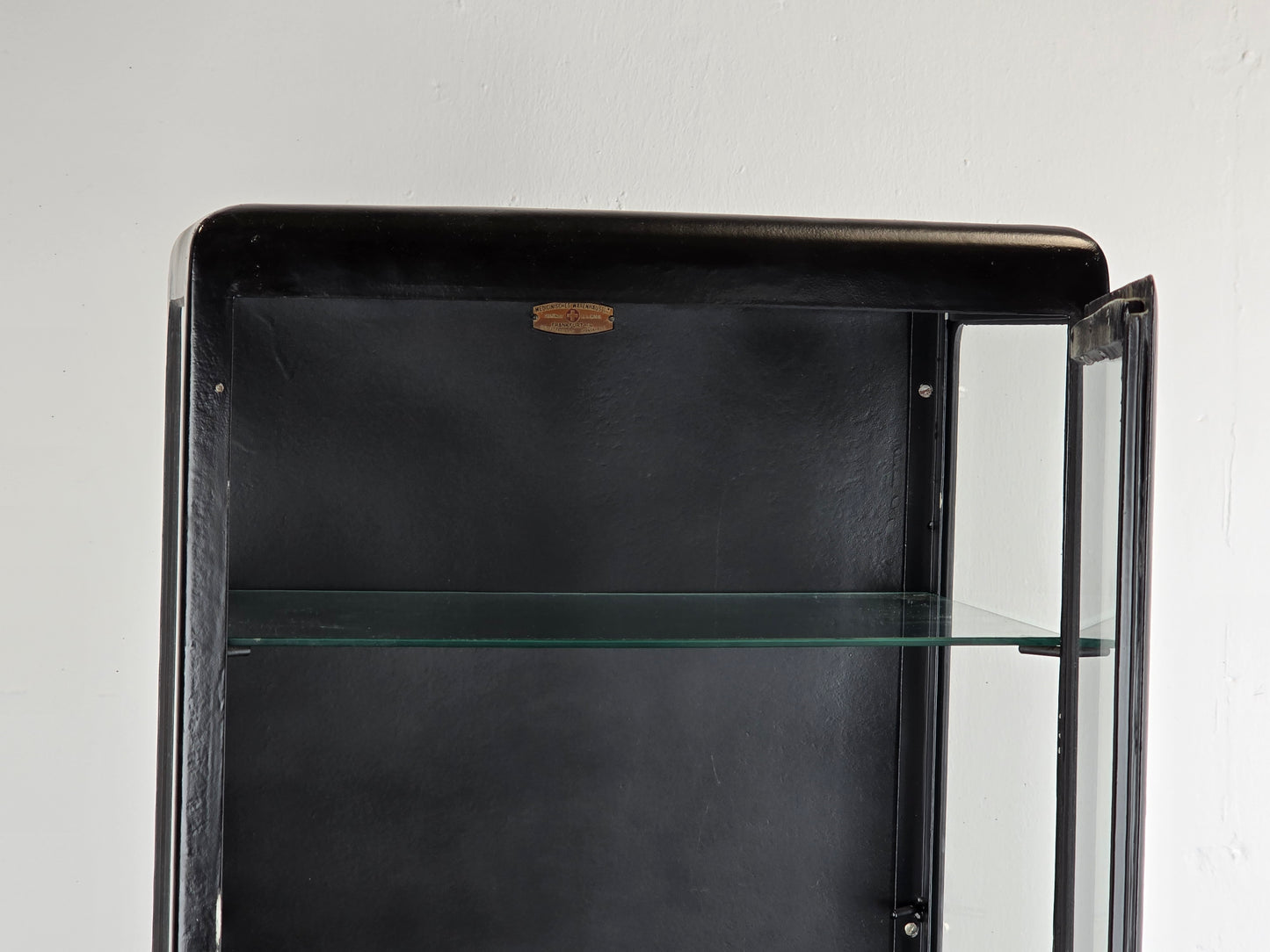 ANTIKE VITRINE medizinschrank schrank metall schwarz spint vintage industriel