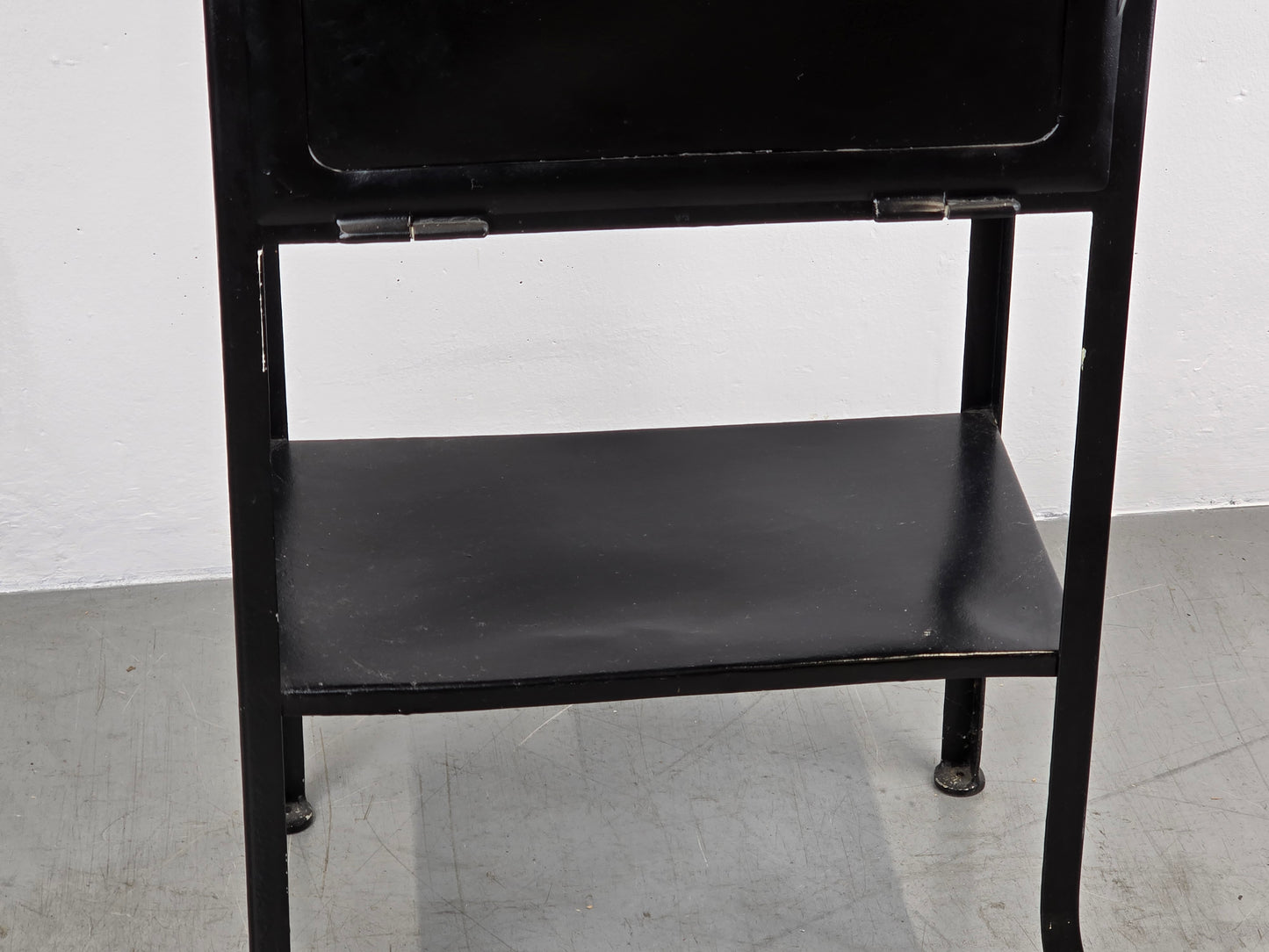 ANTIKE VITRINE medizinschrank schrank metall schwarz spint vintage industriel