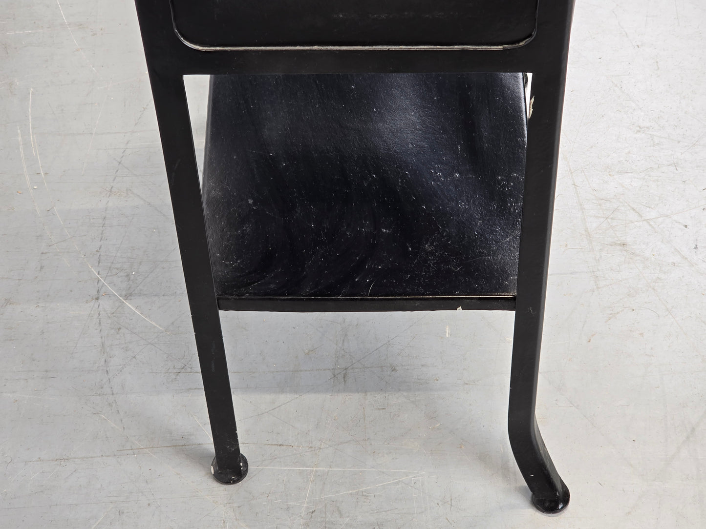 ANTIKE VITRINE medizinschrank schrank metall schwarz spint vintage industriel