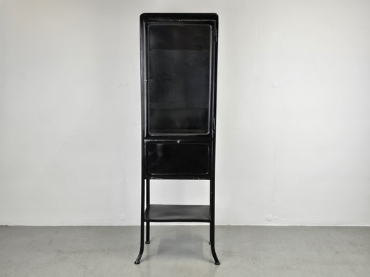 ANTIKE VITRINE medizinschrank schrank metall schwarz spint vintage industriel