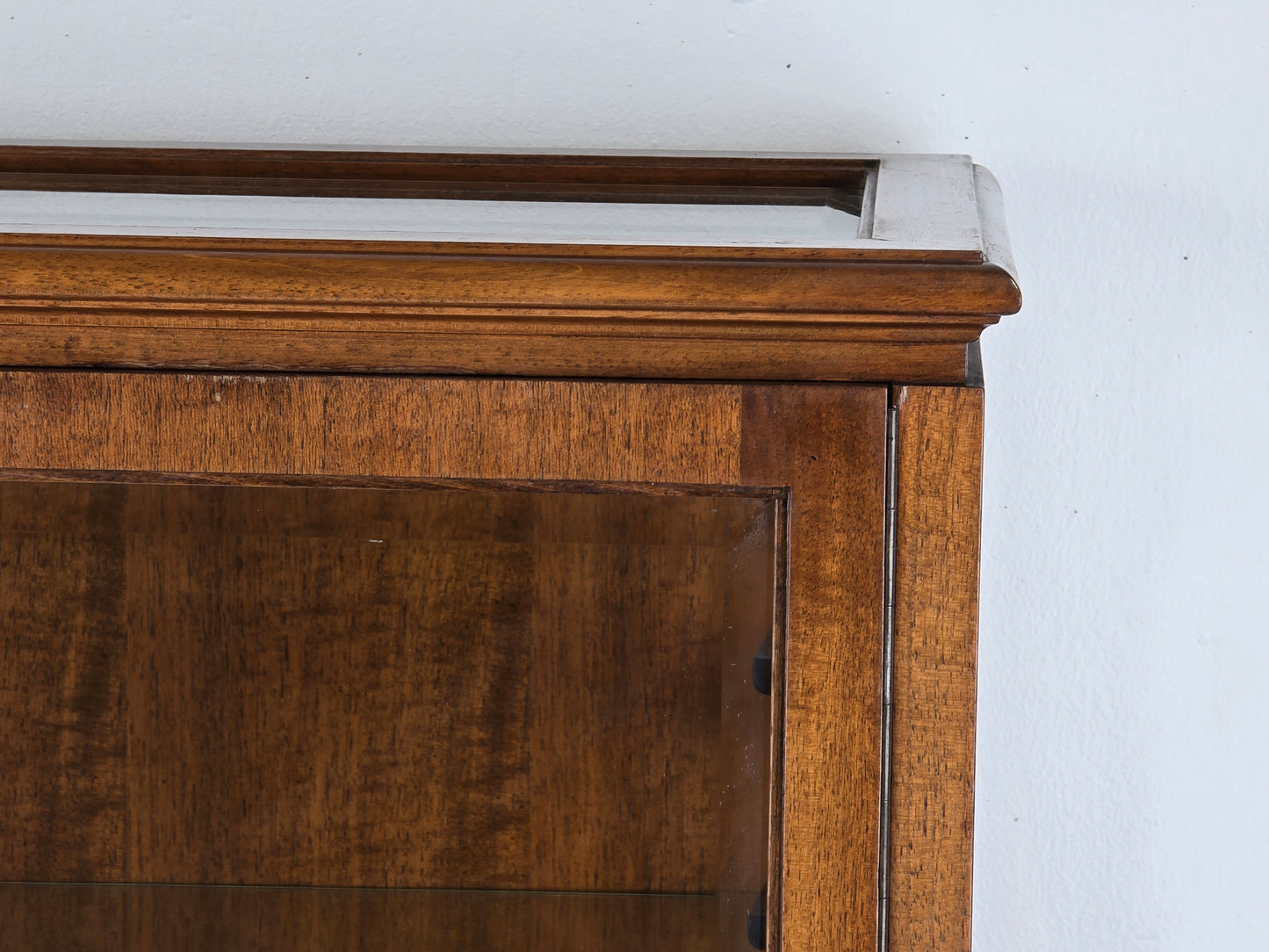 ANTIK VITRINE holz kommode schränckchen vitrinenschrank vintage