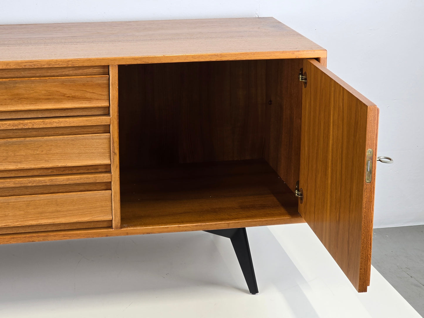 MID CENUTURY TEAK SIDEBOARD low tv board vintage dänish kommode