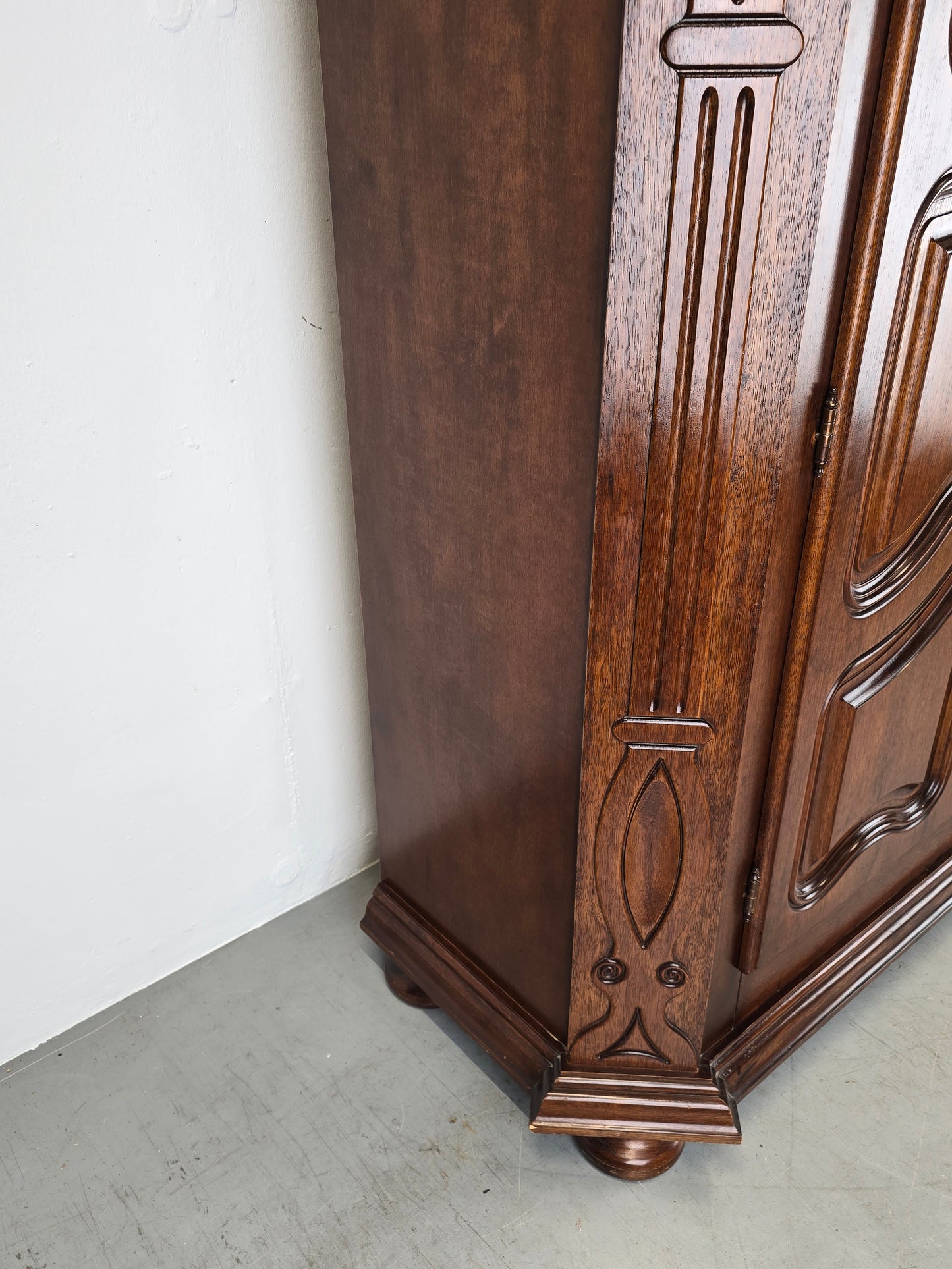 VINTAGE KLEIDERSCHRANK schrank holz antik hochzeitsschrank dunkelbraun