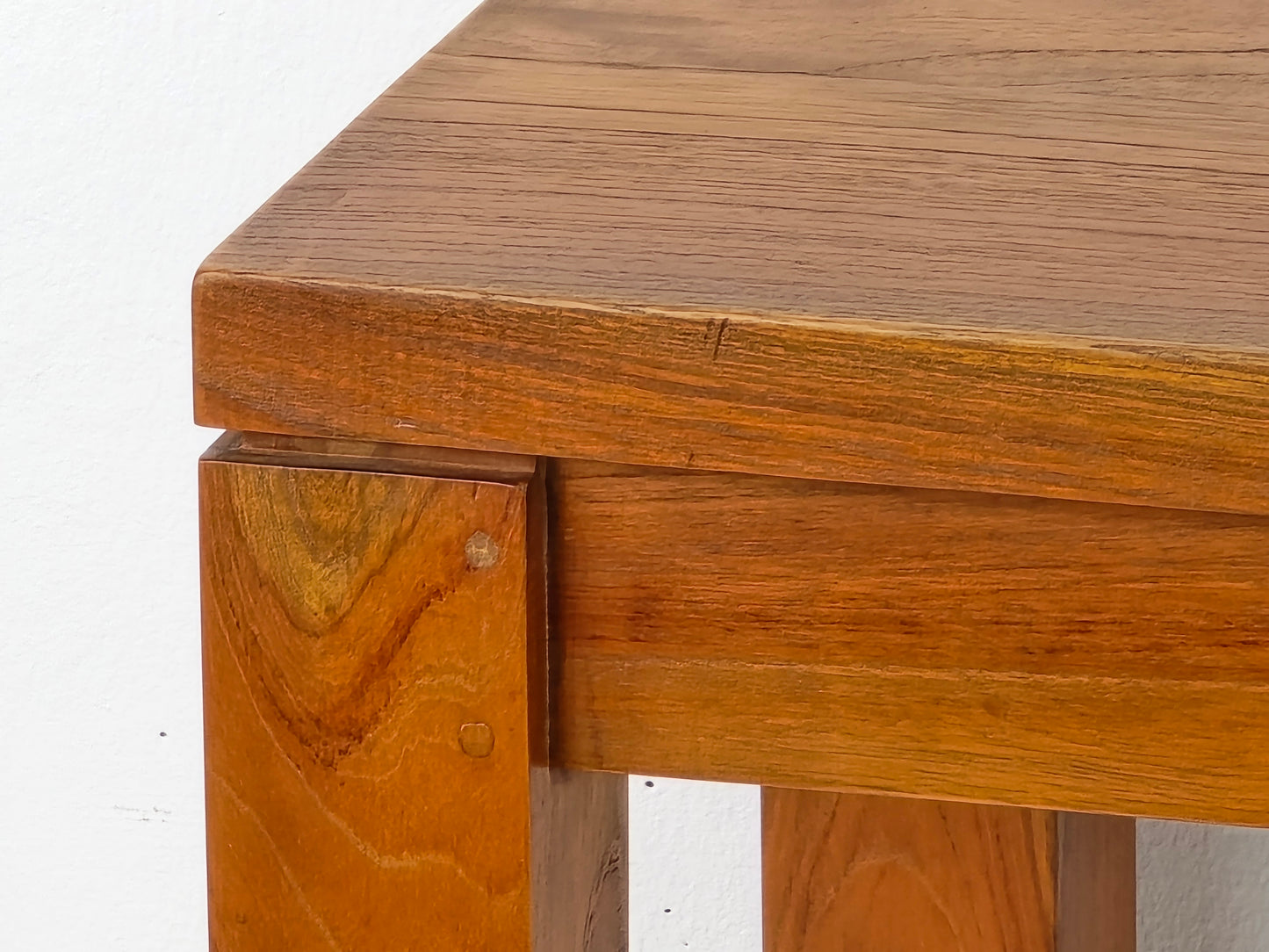 KOLONIE MÖBEL SITZBANK nussbaum holz massiv bank stuhl hocker tisch couchtisch