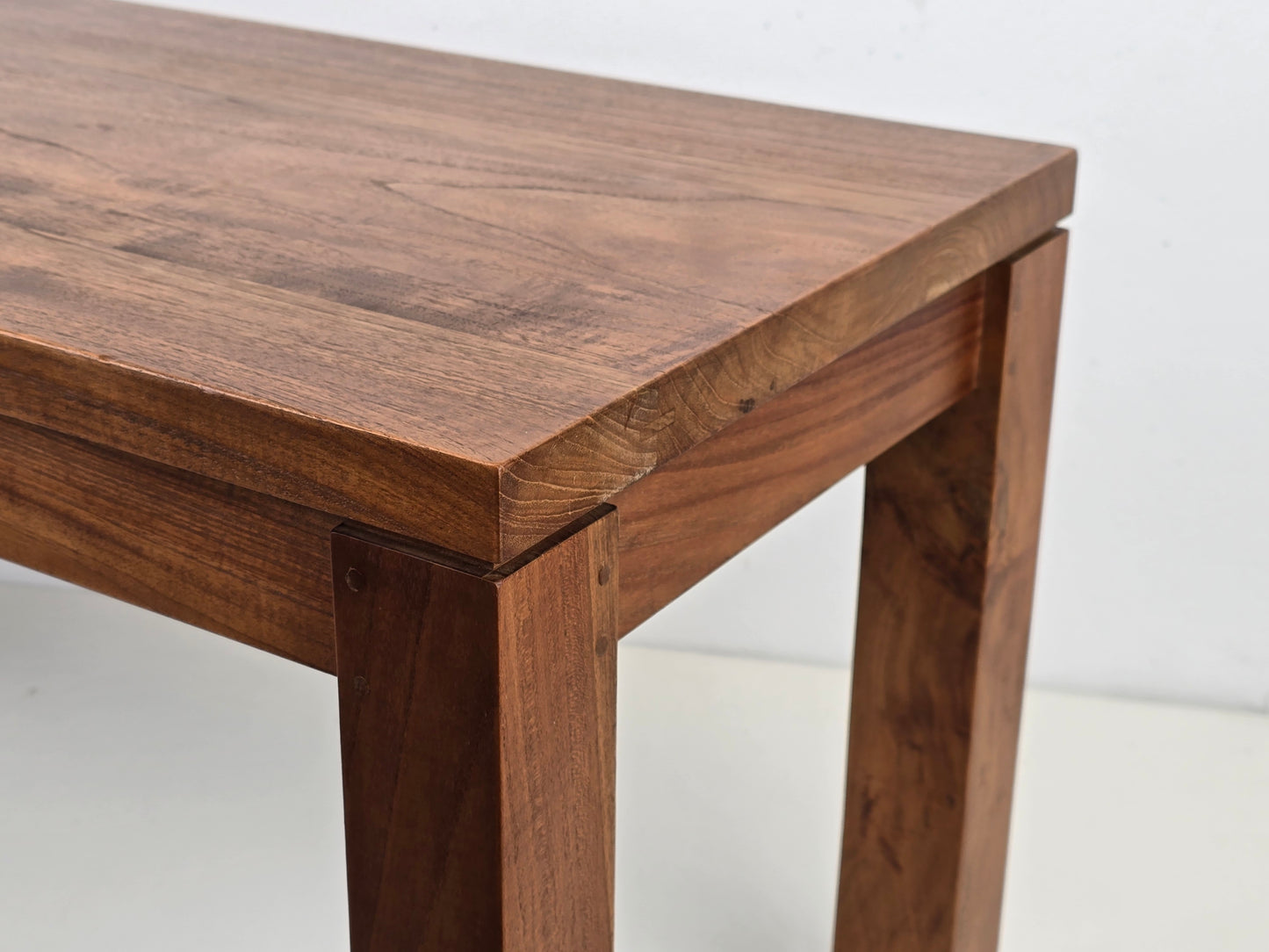 KOLONIE MÖBEL SITZBANK nussbaum holz massiv bank stuhl hocker tisch couchtisch