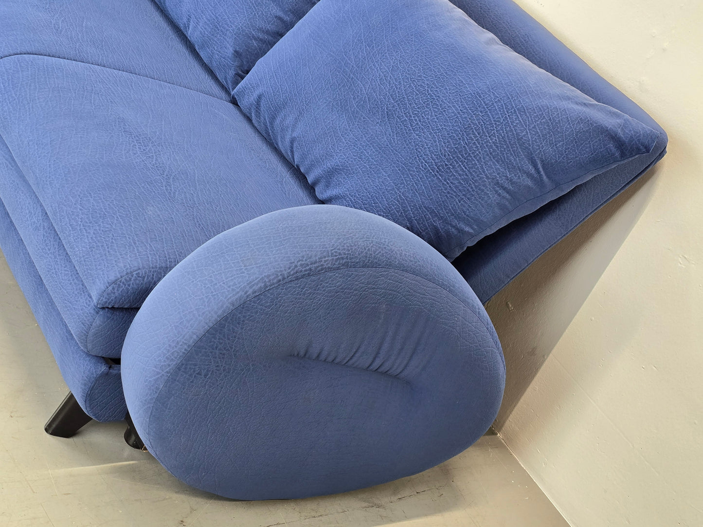 BRETZ POPEYE SCHLAFSOFA royal blau sofa couch 2sitzer designer