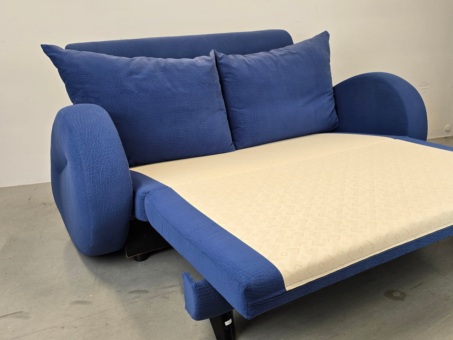 BRETZ POPEYE SCHLAFSOFA royal blau sofa couch 2sitzer designer