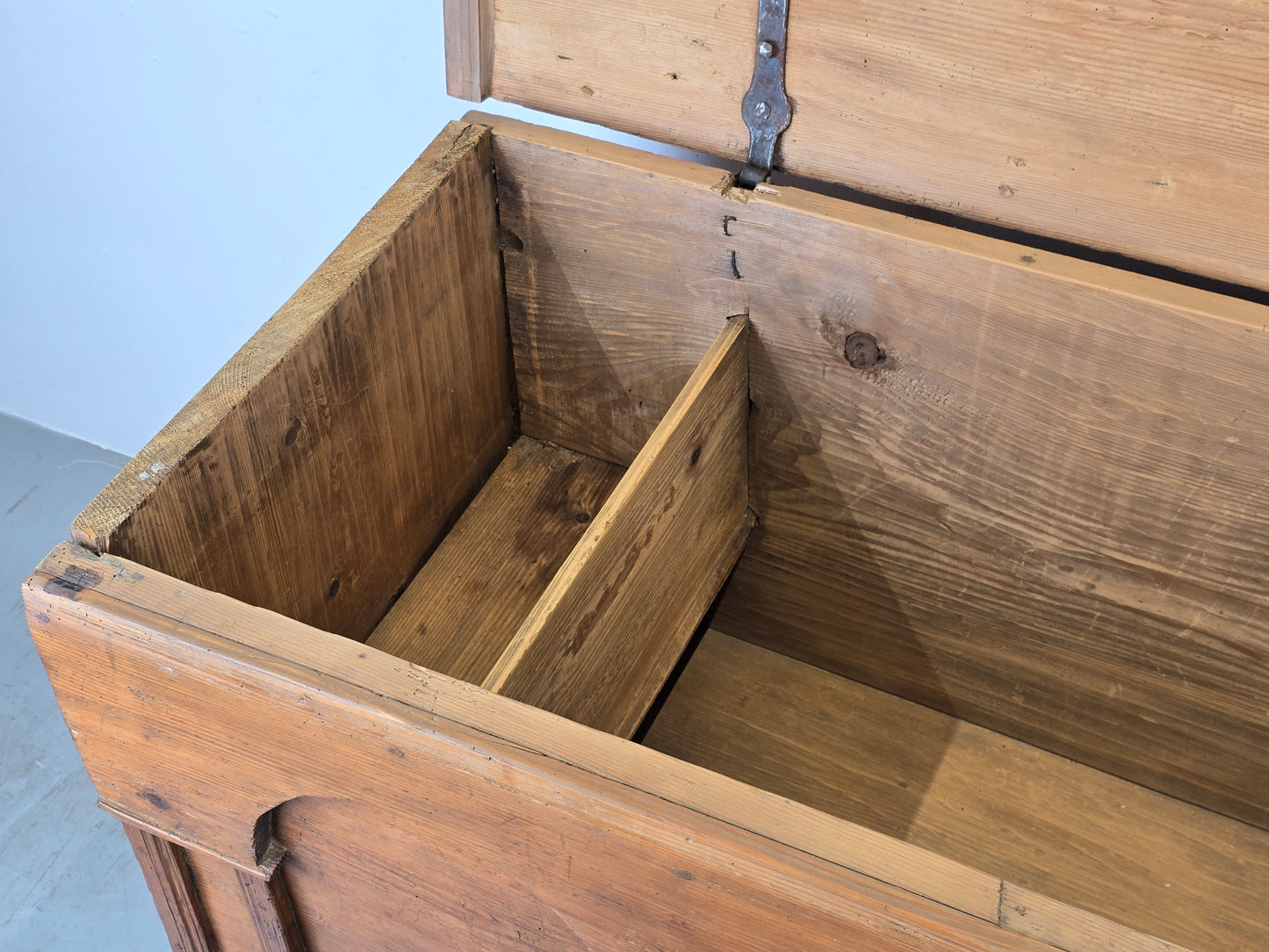 ANTIKE TRUHE holz volholz kiste bauern wäsche hochzeits vintage tirol
