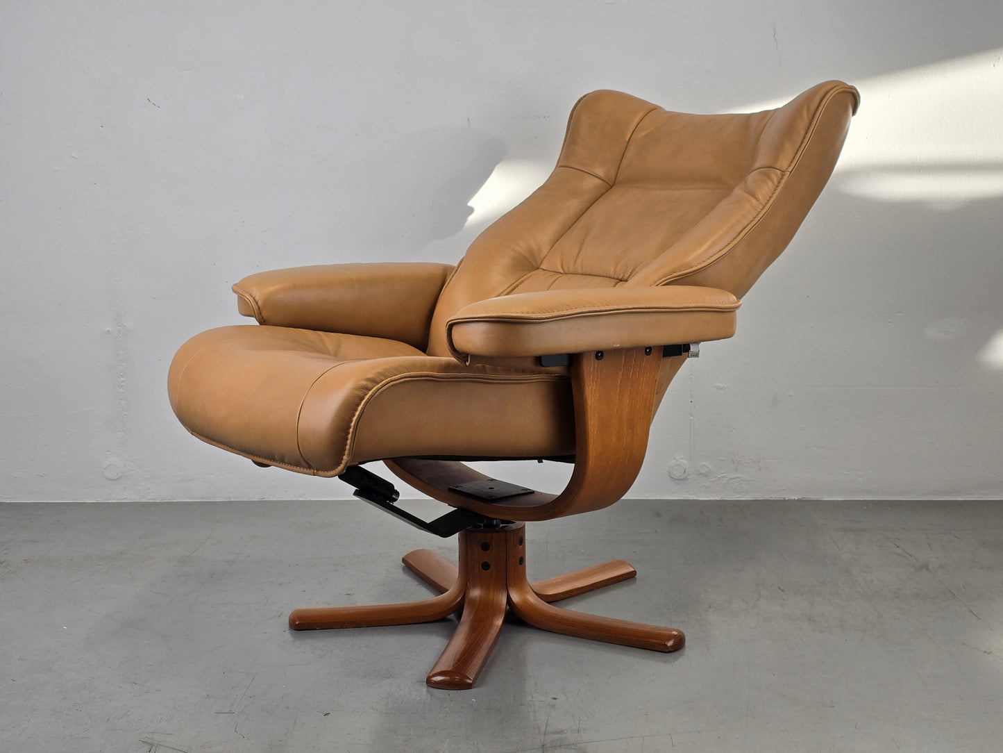 NORTHEN COMFORT SESSEL beige stuhl tv leder teak designer holz stressless Hjort Knudsen
