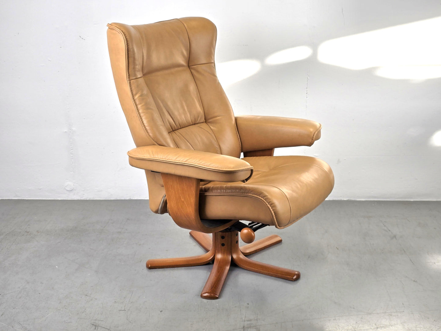 NORTHEN COMFORT SESSEL beige stuhl tv leder teak designer holz stressless Hjort Knudsen