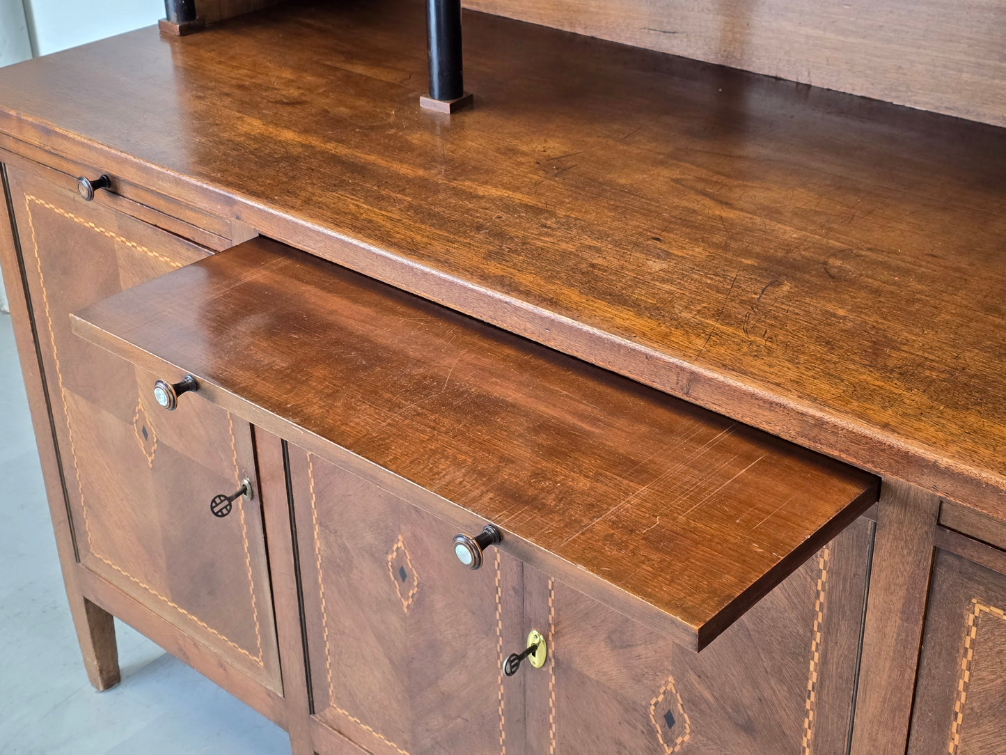 BIEDERMEIER BUFFET nussbaum holz schrank vitrine antik küchen büffet