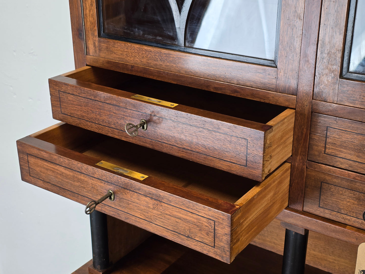 BIEDERMEIER BUFFET nussbaum holz schrank vitrine antik küchen büffet