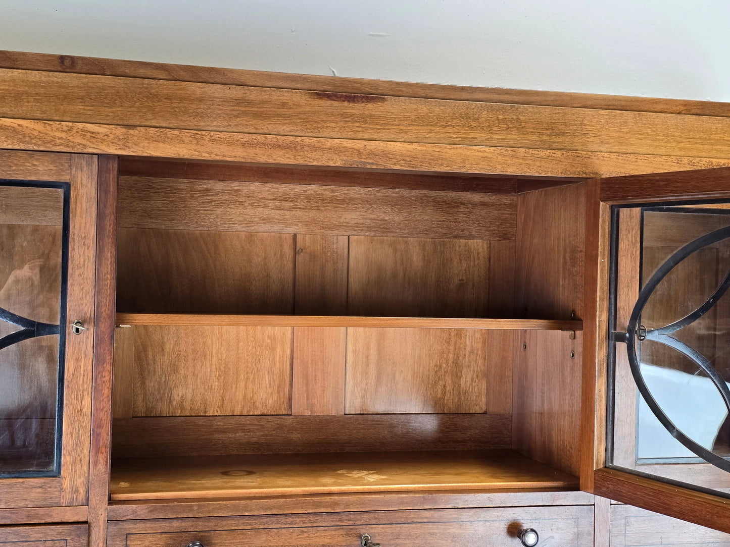 BIEDERMEIER BUFFET nussbaum holz schrank vitrine antik küchen büffet