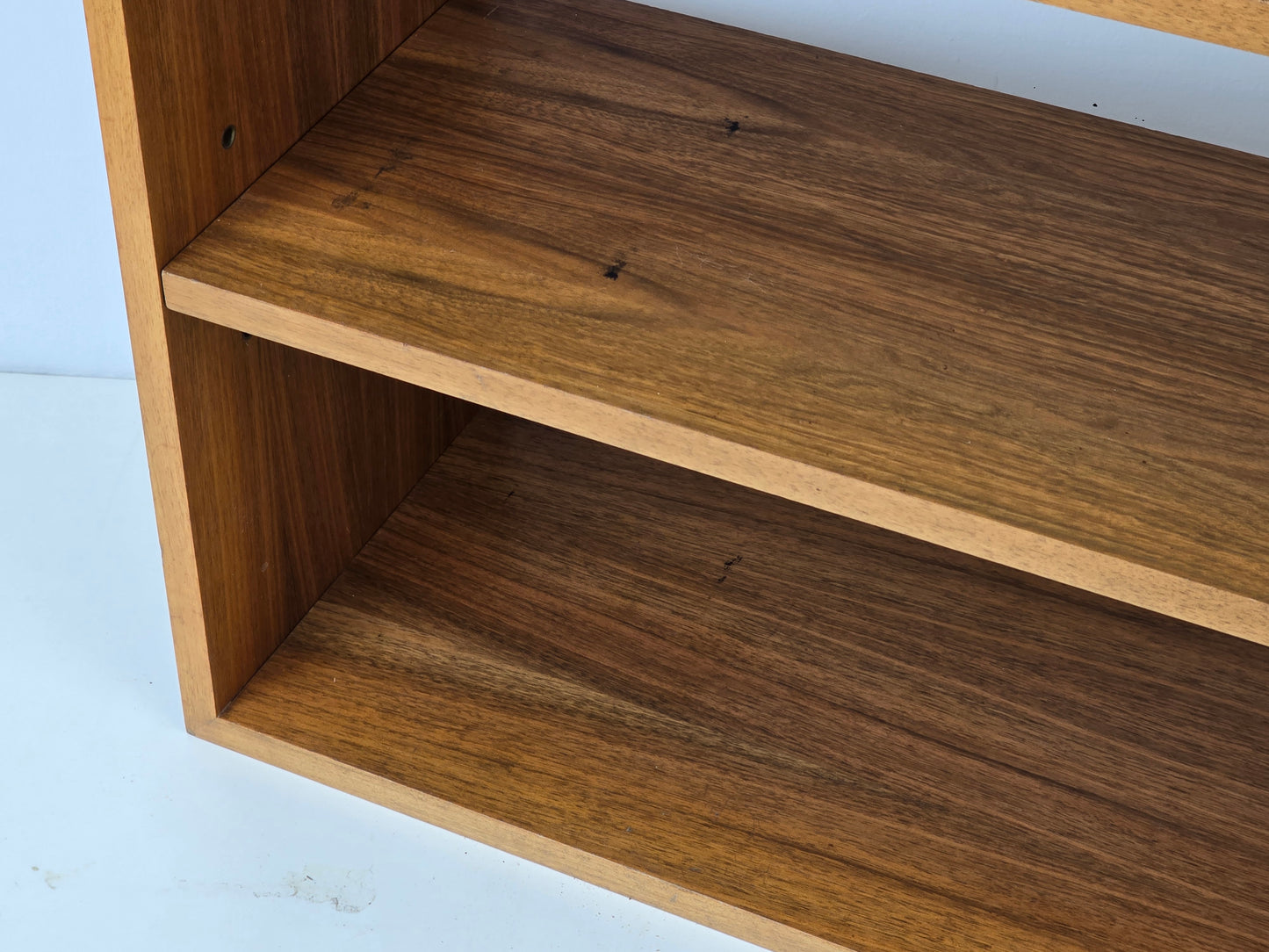 VINTAGE WANDREGAL hängeschrank hängeregal bücher nuss holz mid century