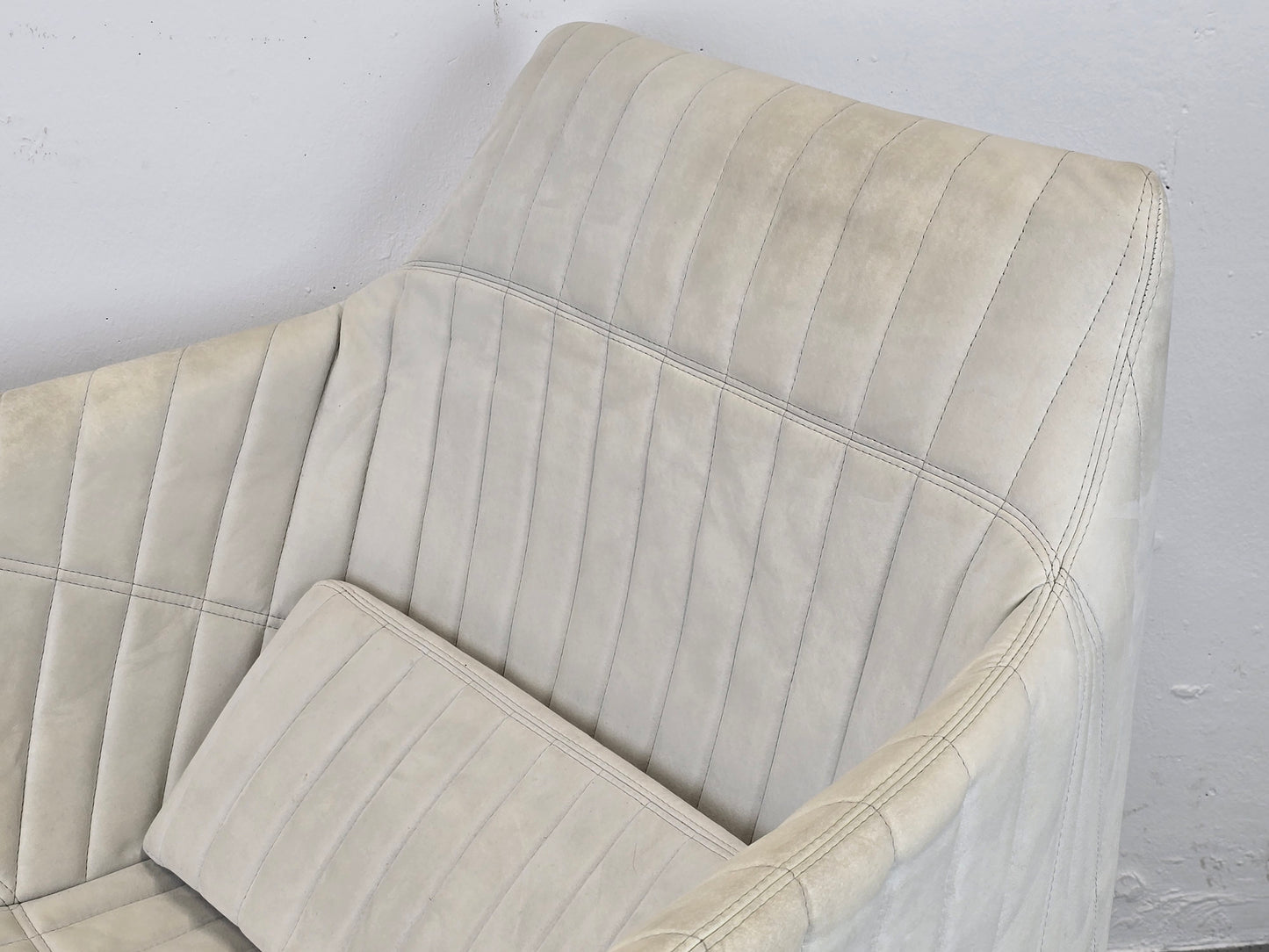 LIGNE ROSET FACETT SESSEL tv stuhl designer stoff space age hocker weißgrau