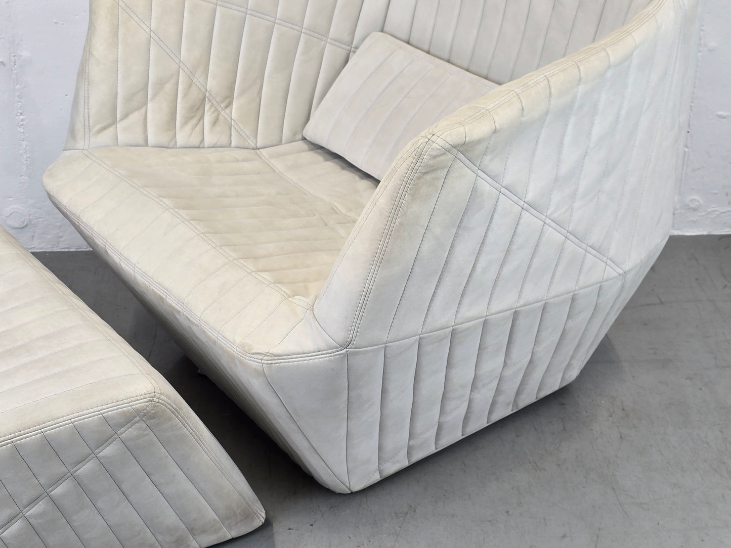 LIGNE ROSET FACETT SESSEL tv stuhl designer stoff space age hocker weißgrau