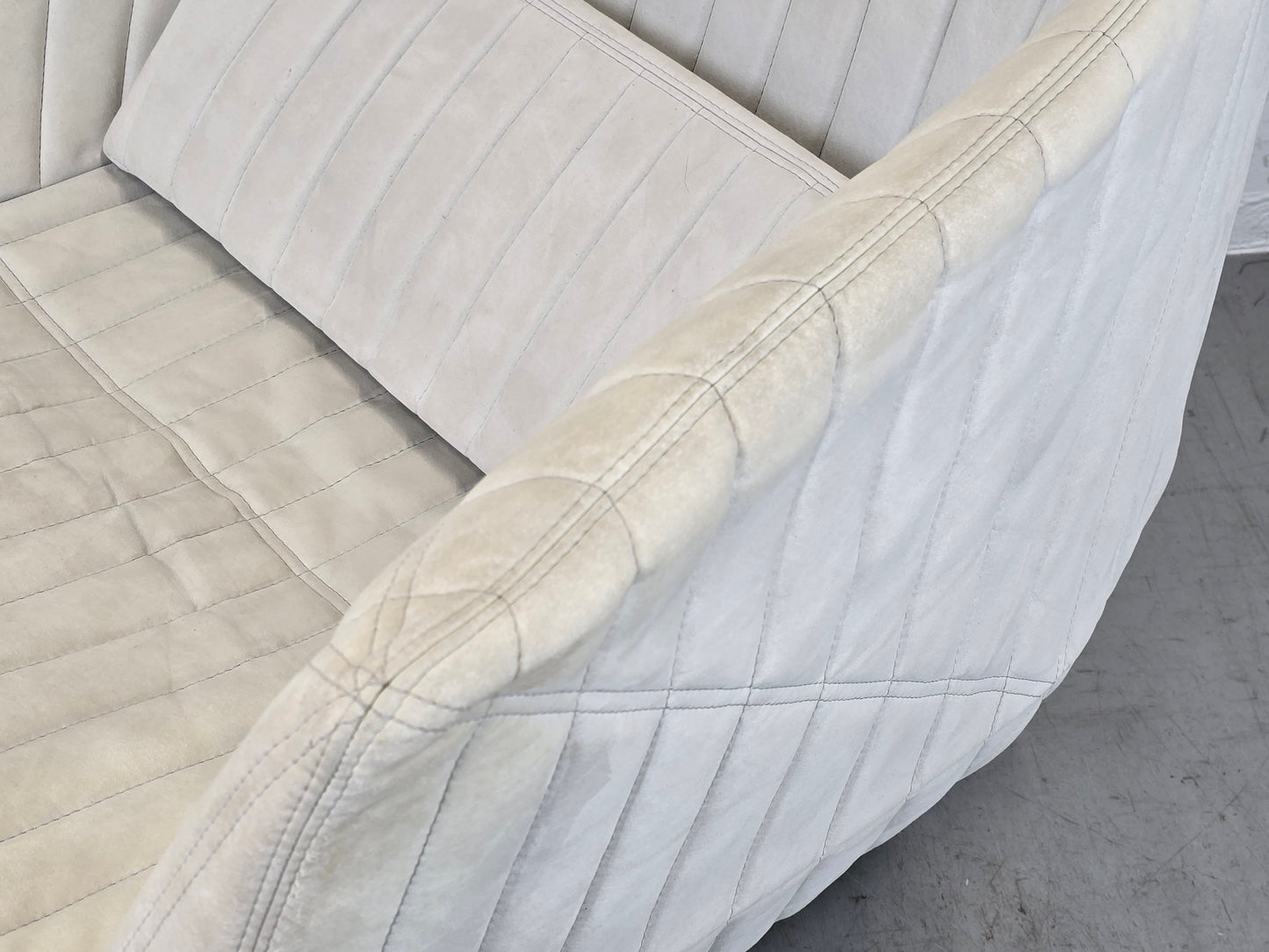 LIGNE ROSET FACETT SESSEL tv stuhl designer stoff space age hocker weißgrau