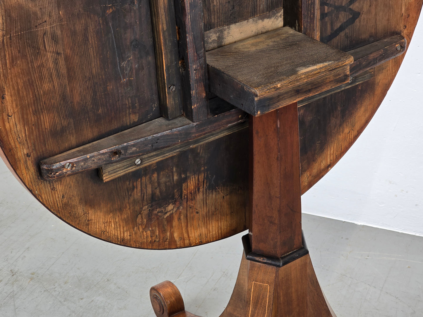 ANTIK KLAPPTISCH kipp beistelltisch esstisch rund holz kaffeetisch intasien biedermeier