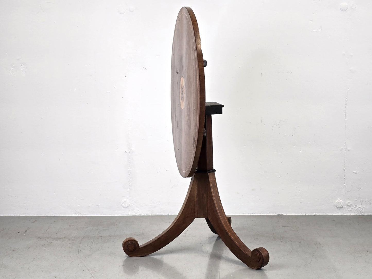 ANTIK KLAPPTISCH kipp beistelltisch esstisch rund holz kaffeetisch intasien biedermeier