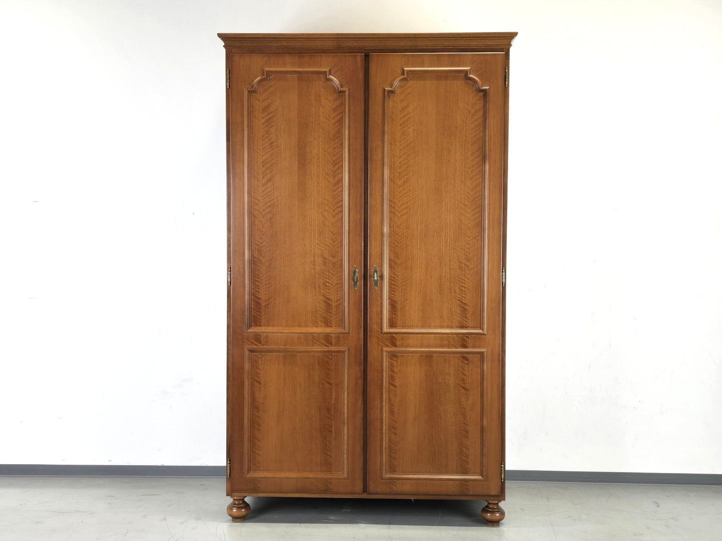 VINTAGE KLEIDERSCHRANK schrank holz antik dunkelbraun nussbaum