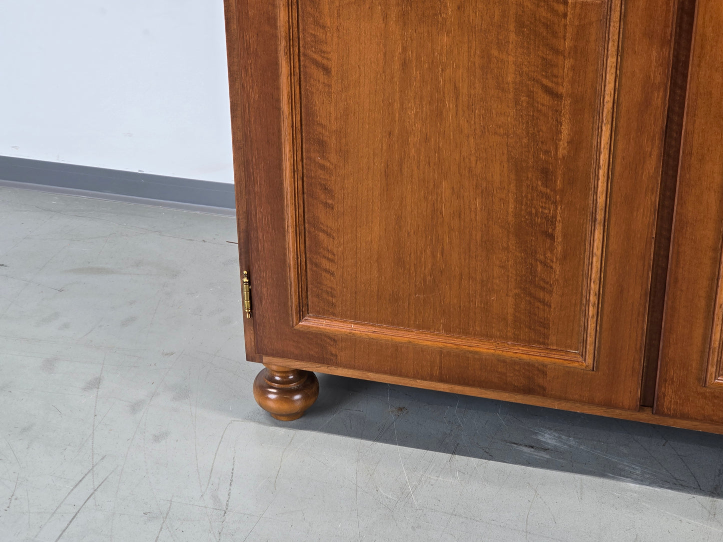 VINTAGE KLEIDERSCHRANK schrank holz antik dunkelbraun nussbaum