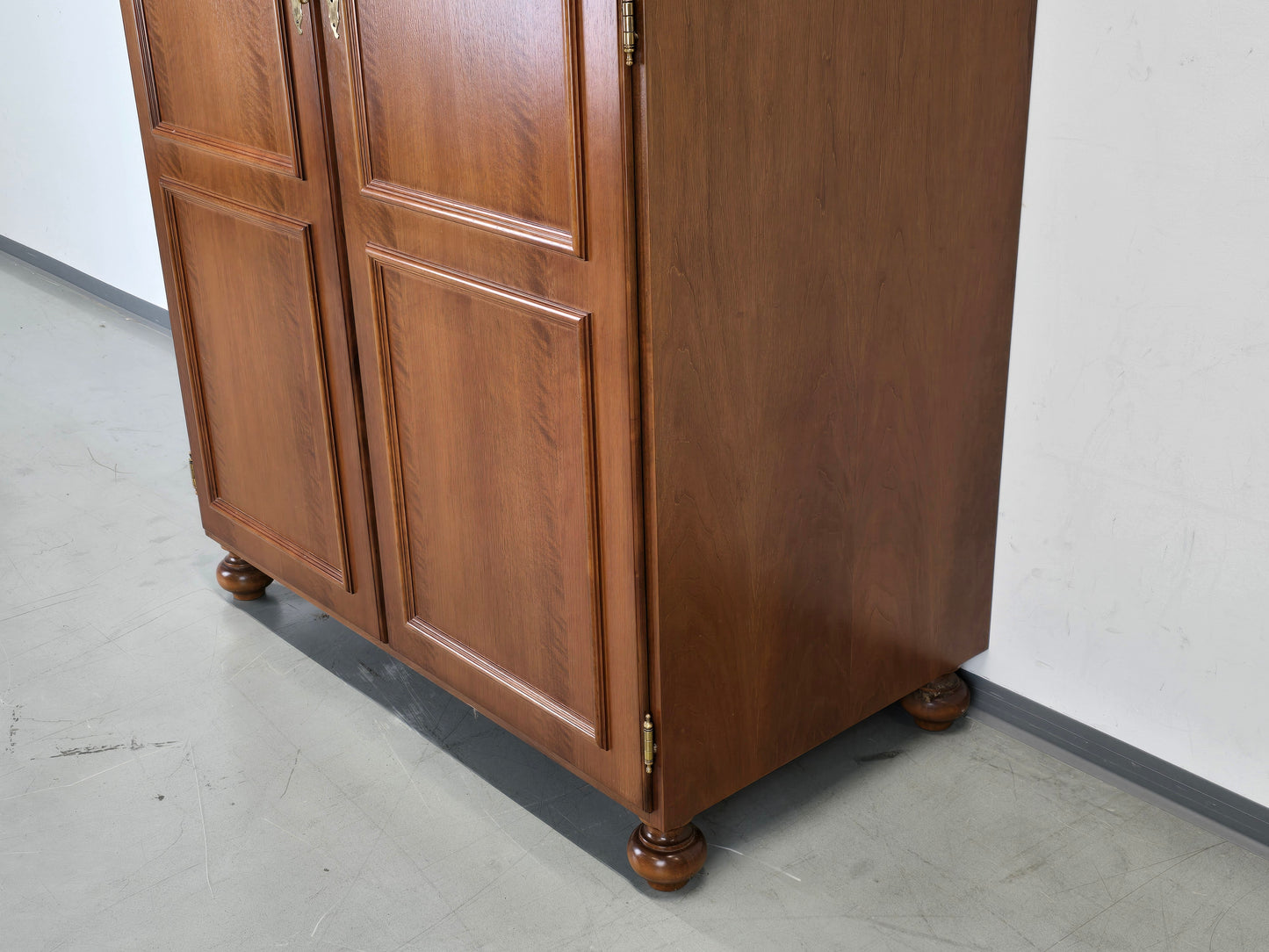 VINTAGE KLEIDERSCHRANK schrank holz antik dunkelbraun nussbaum